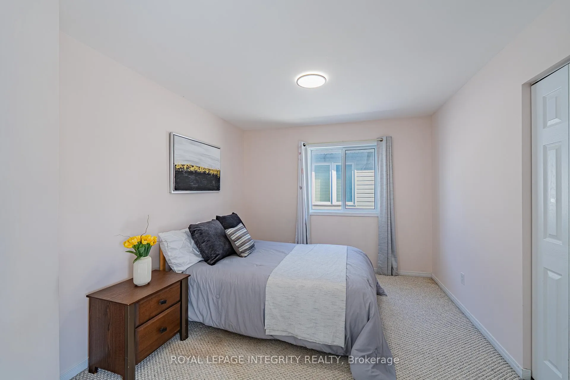 Photo 24 of 102 Whitestone Drive, Ottawa, Central Park — HOMEH