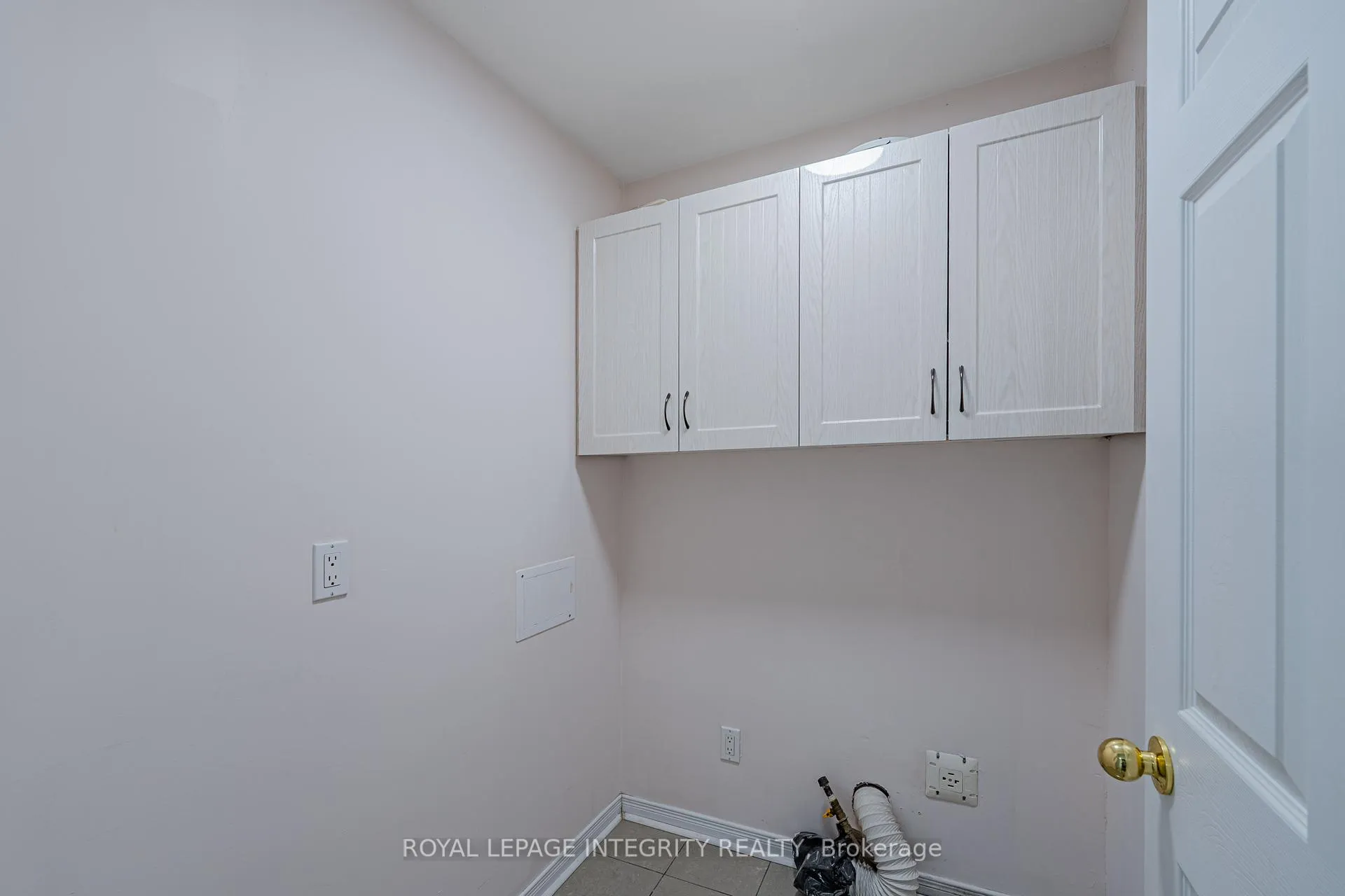 Photo 31 of 102 Whitestone Drive, Ottawa, Central Park — HOMEH