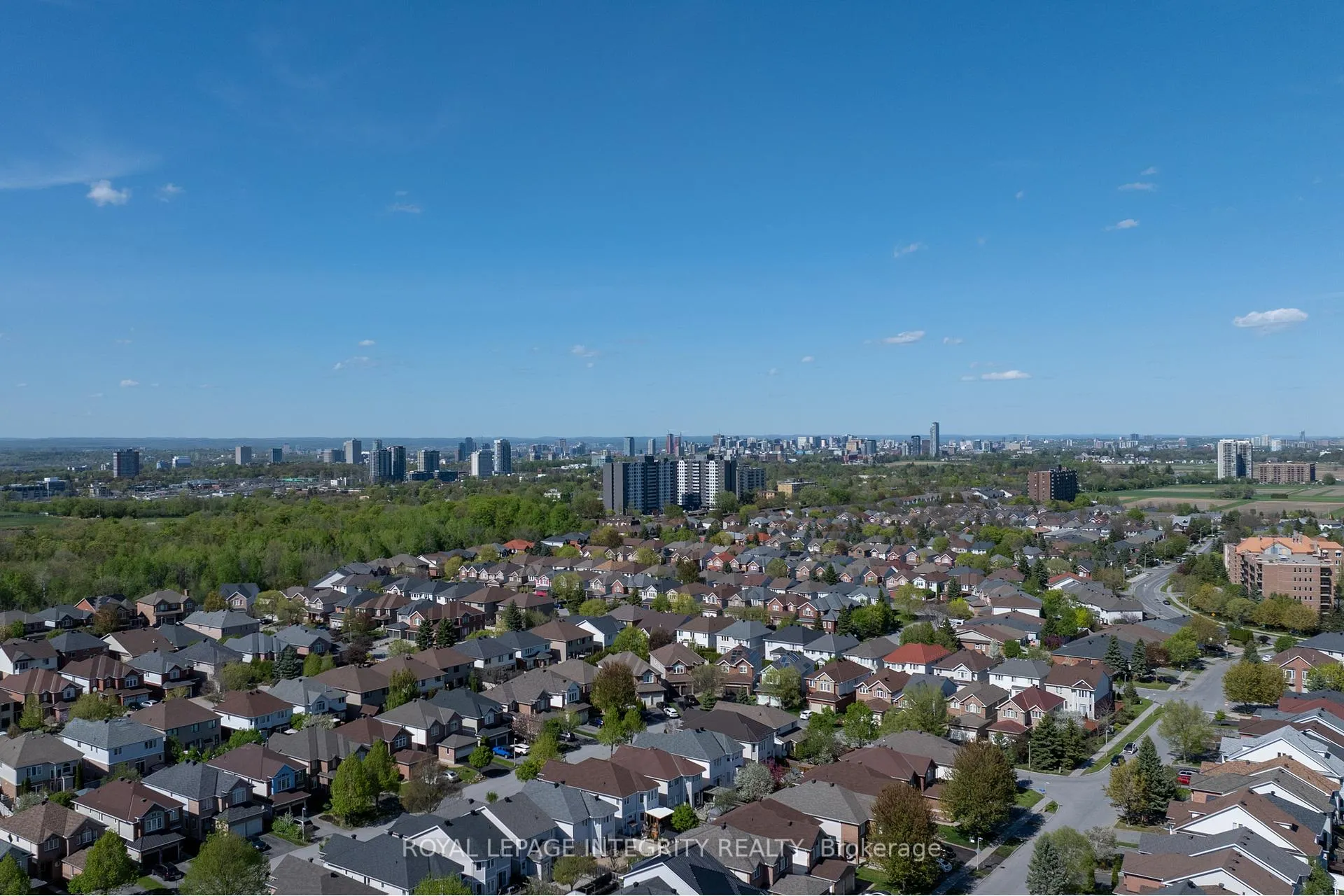Photo 38 of 102 Whitestone Drive, Ottawa, Central Park — HOMEH