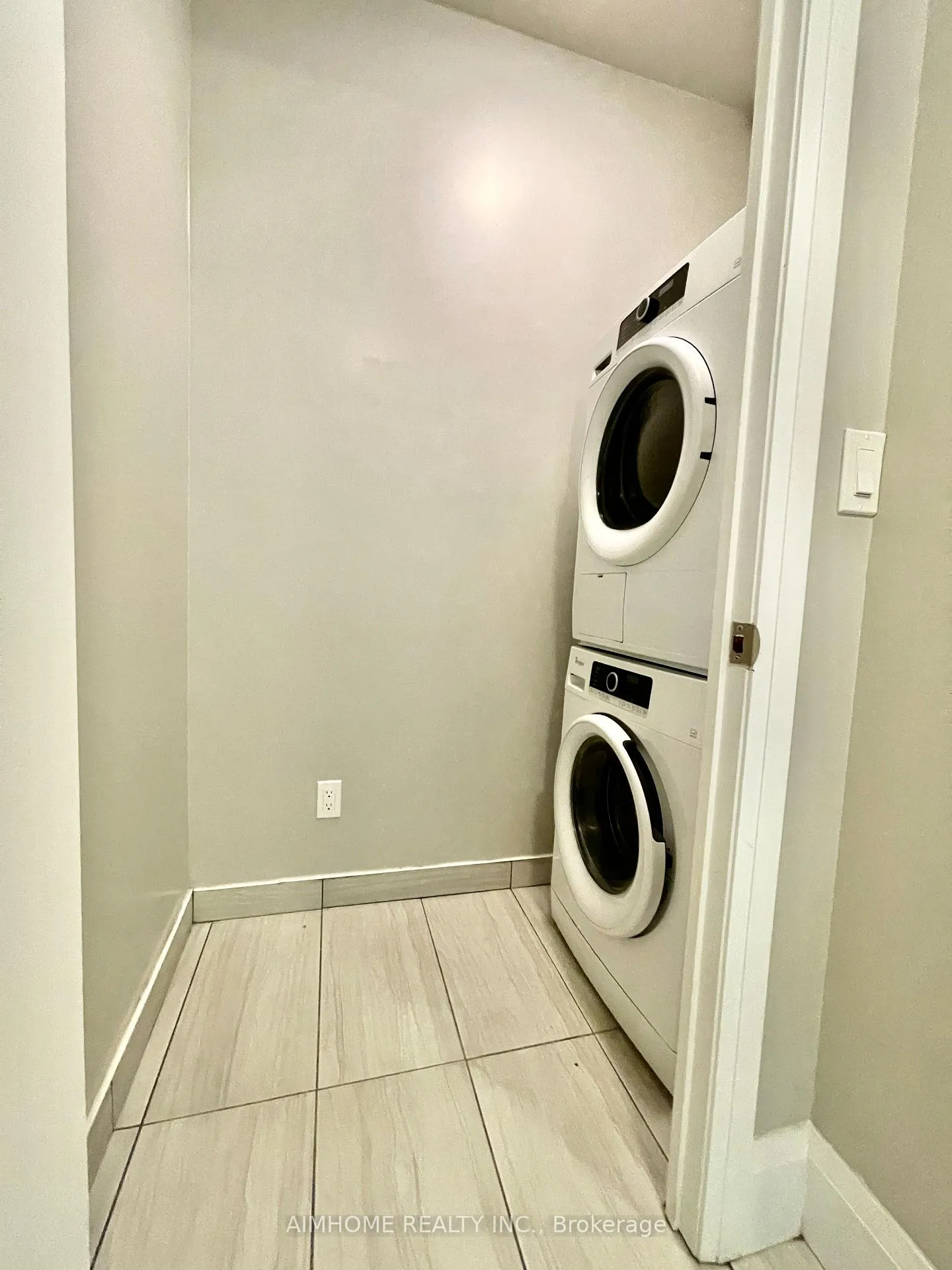 Photo 12 of Unit 202, 25 Water Walk Drive, Markham, Unionville — HOMEH