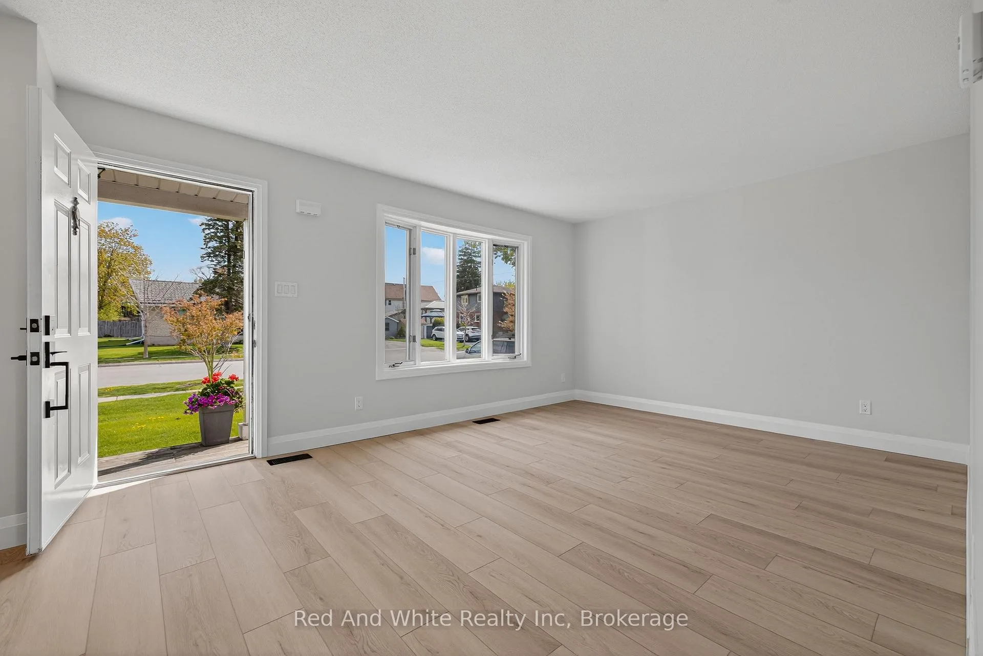 Photo 5 of 58 Catherine Street, Wilmot — HOMEH