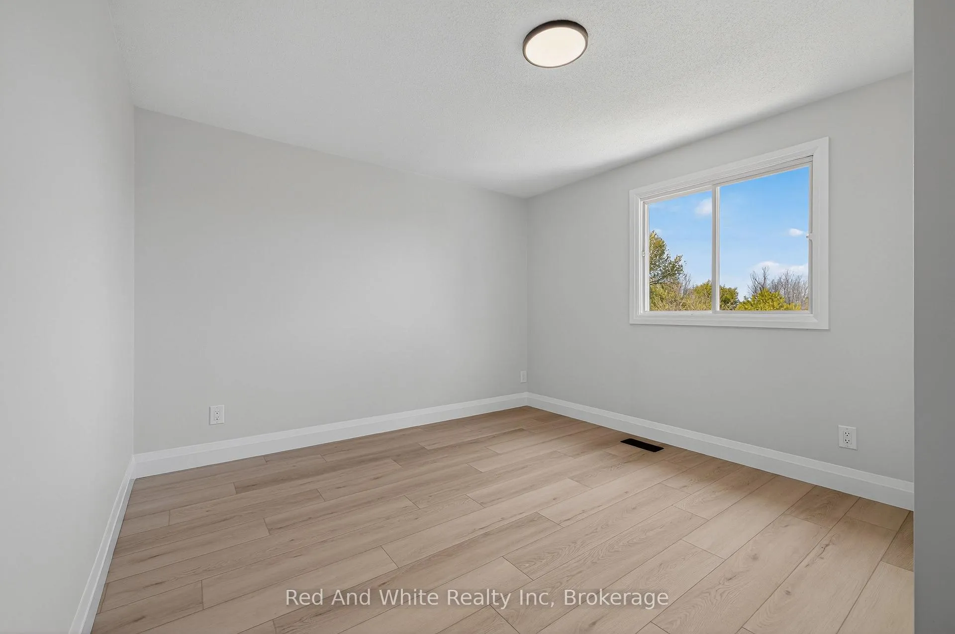Photo 18 of 58 Catherine Street, Wilmot — HOMEH