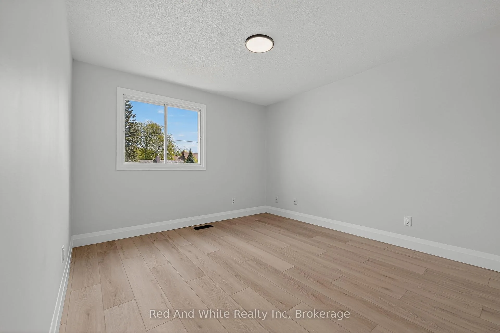 Photo 20 of 58 Catherine Street, Wilmot — HOMEH