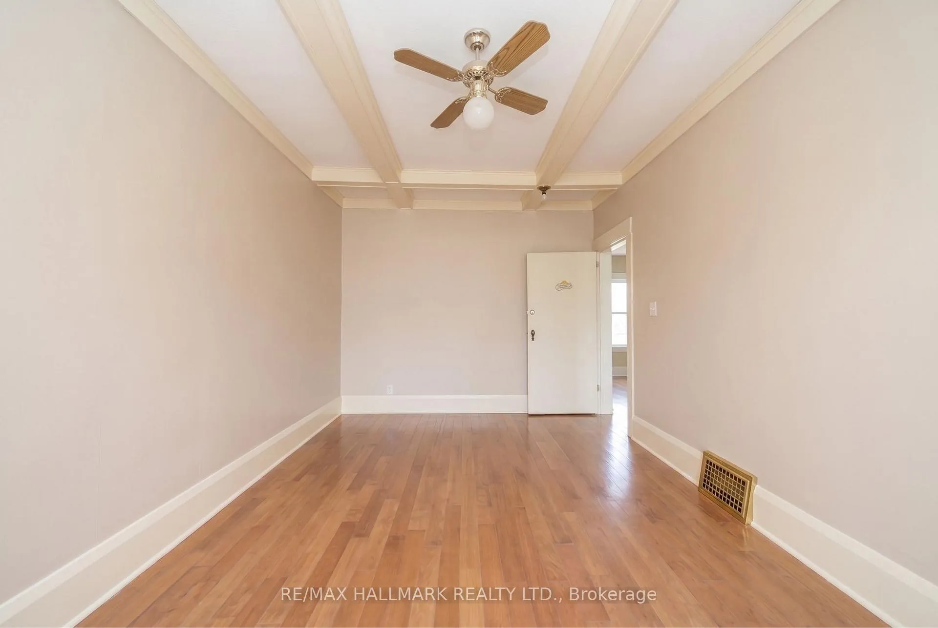 Photo 11 of 31 Gates Avenue, Toronto, East End-Danforth — HOMEH