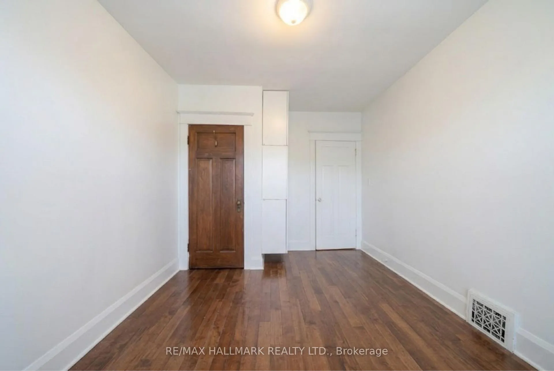 Photo 14 of 31 Gates Avenue, Toronto, East End-Danforth — HOMEH