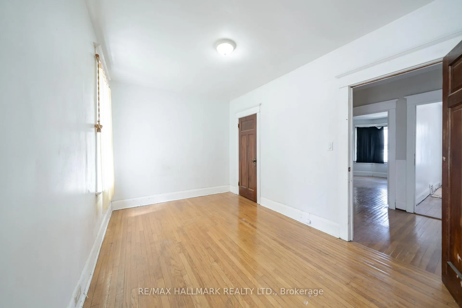 Photo 16 of 31 Gates Avenue, Toronto, East End-Danforth — HOMEH