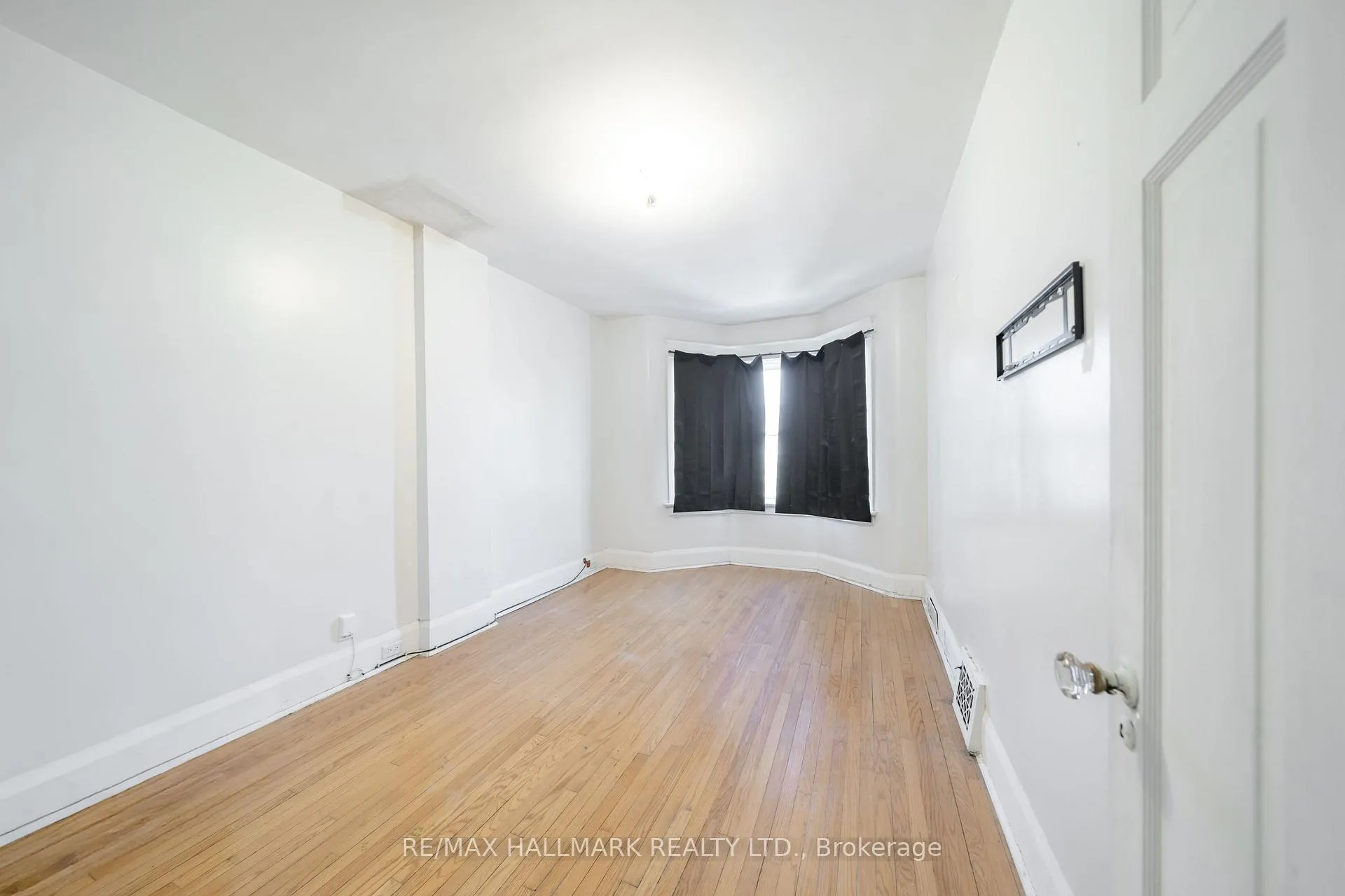 Photo 18 of 31 Gates Avenue, Toronto, East End-Danforth — HOMEH