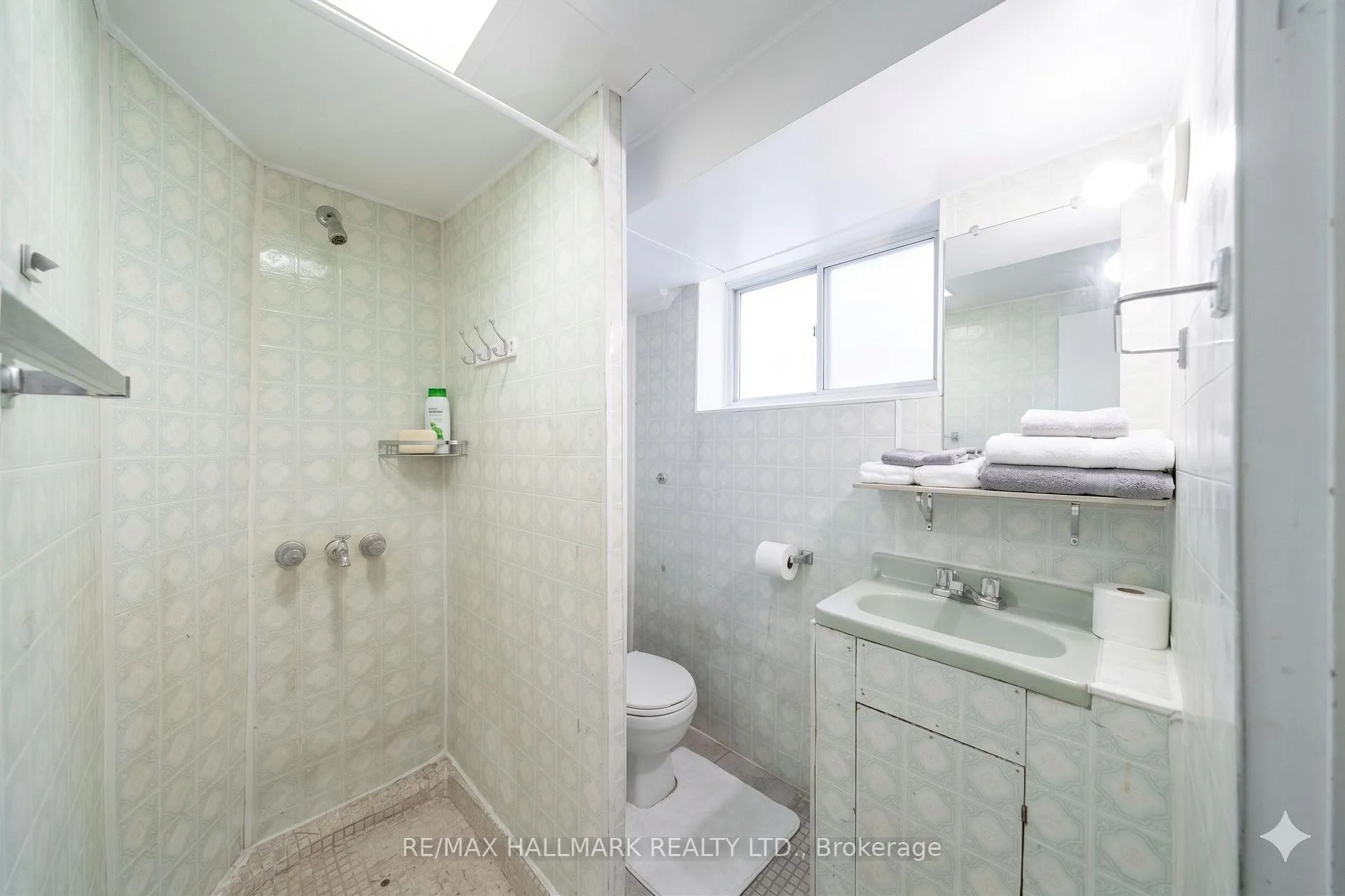 Photo 27 of 31 Gates Avenue, Toronto, East End-Danforth — HOMEH