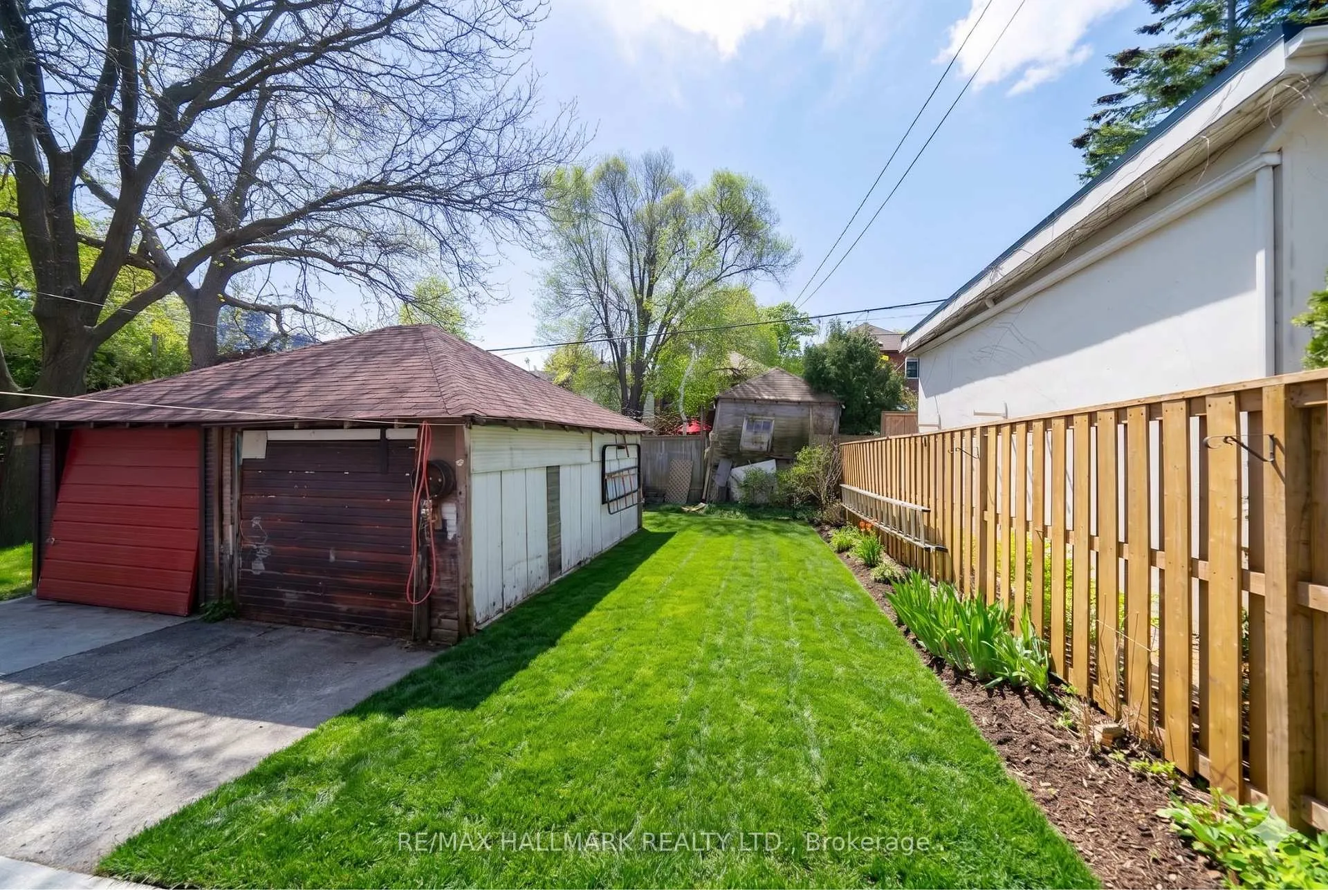 Photo 30 of 31 Gates Avenue, Toronto, East End-Danforth — HOMEH