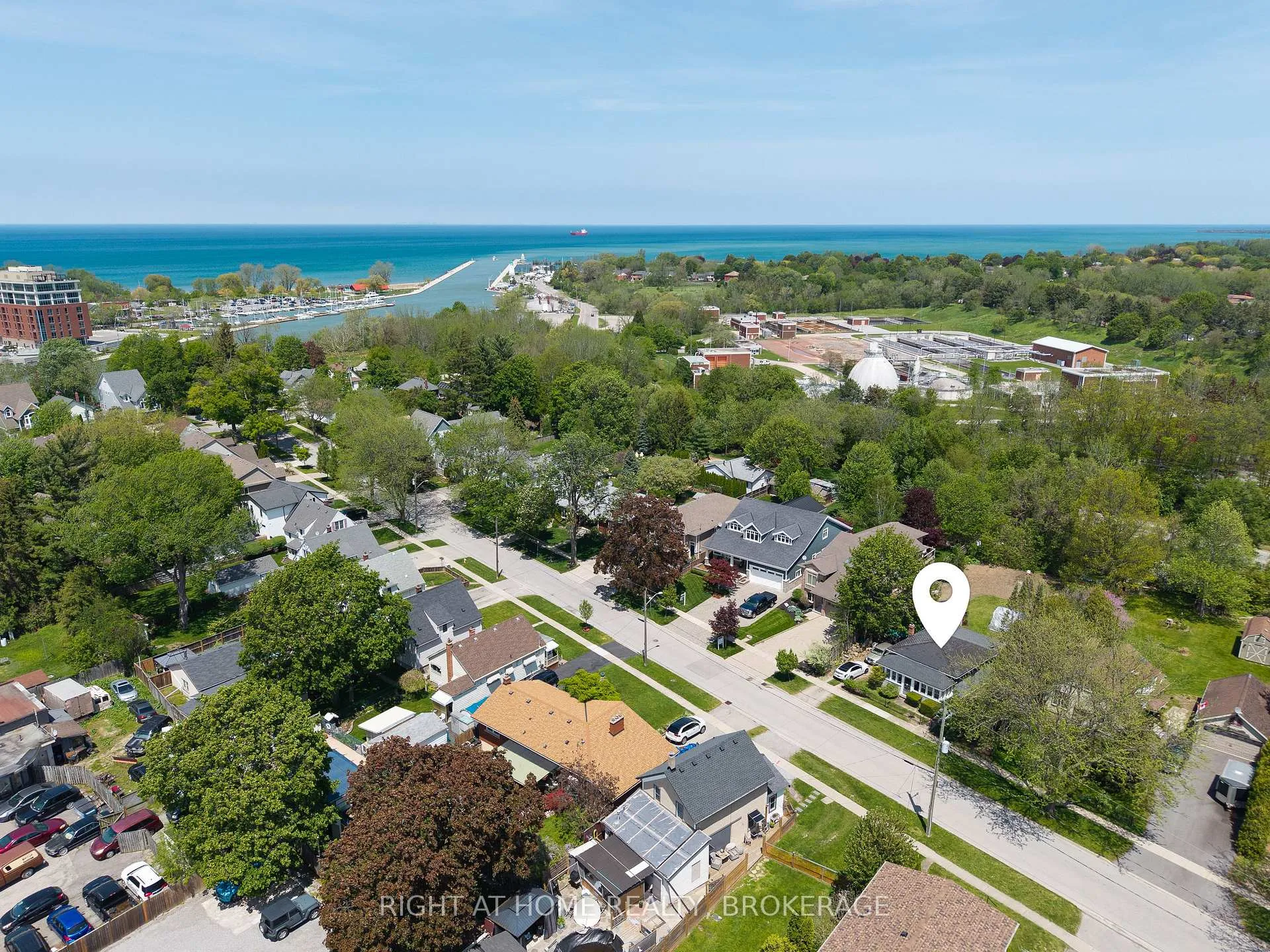 Photo 6 of 20 John Street, St. Catharines, Port Dalhousie — HOMEH
