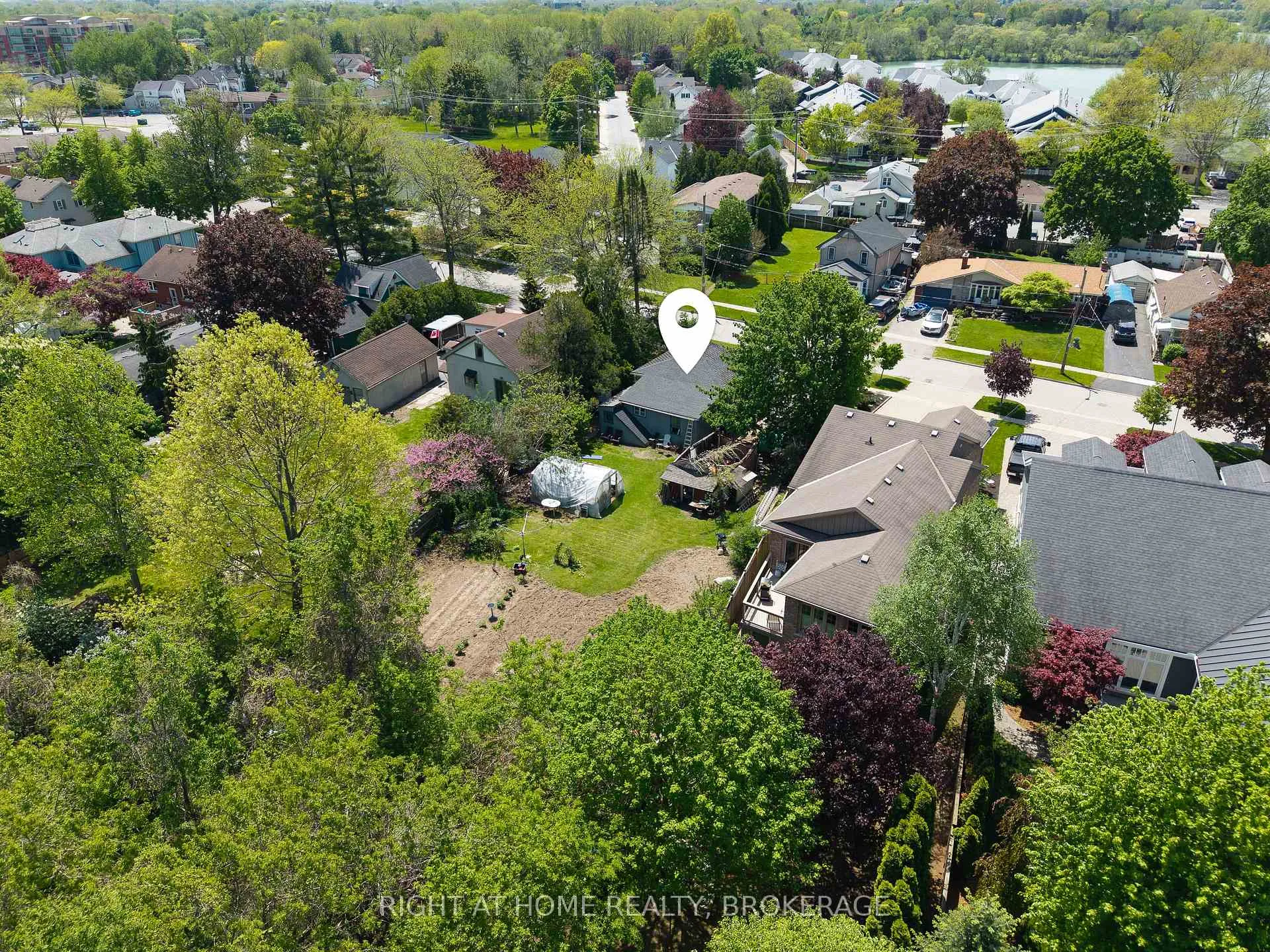 Photo 8 of 20 John Street, St. Catharines, Port Dalhousie — HOMEH