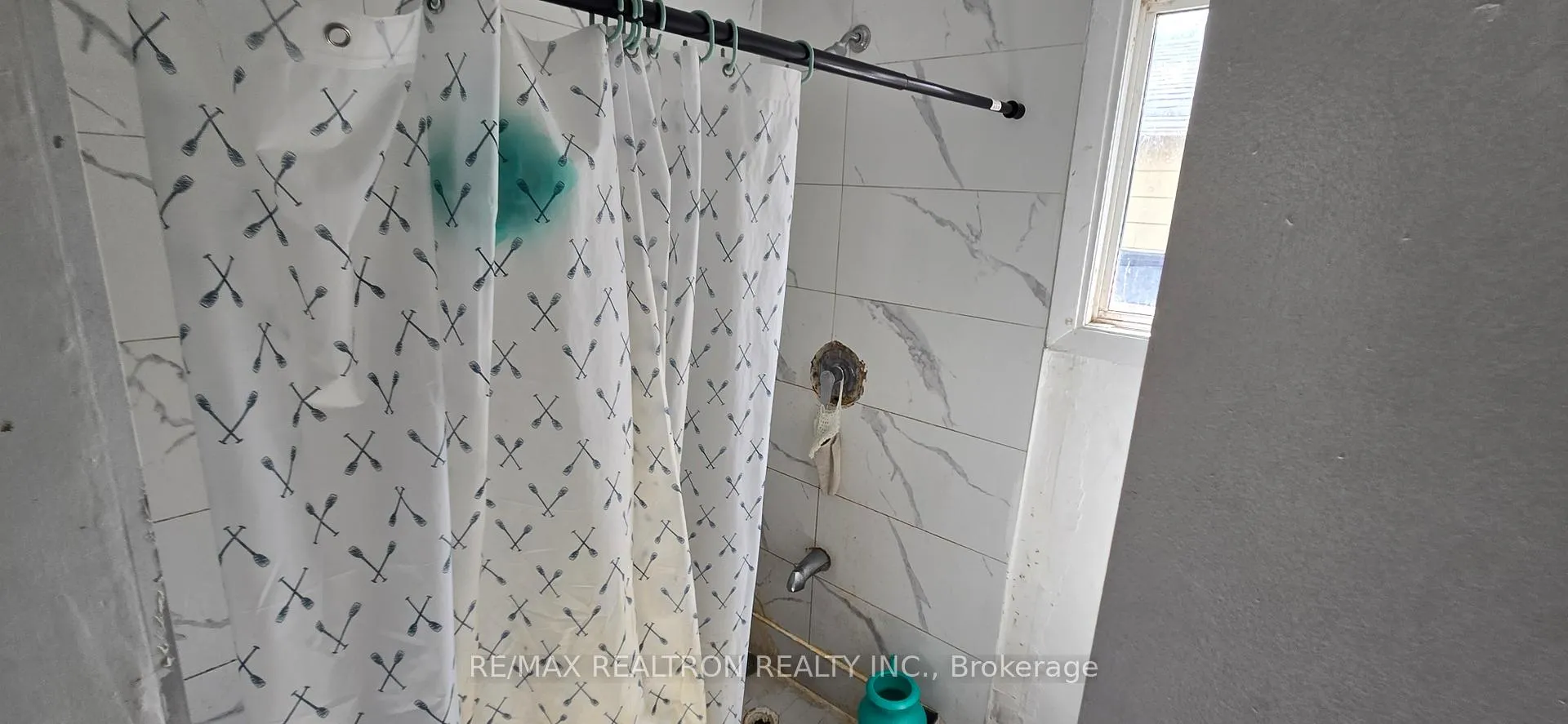 Photo 9 of 103 Denton Avenue, Scarborough, Oakridge — HOMEH
