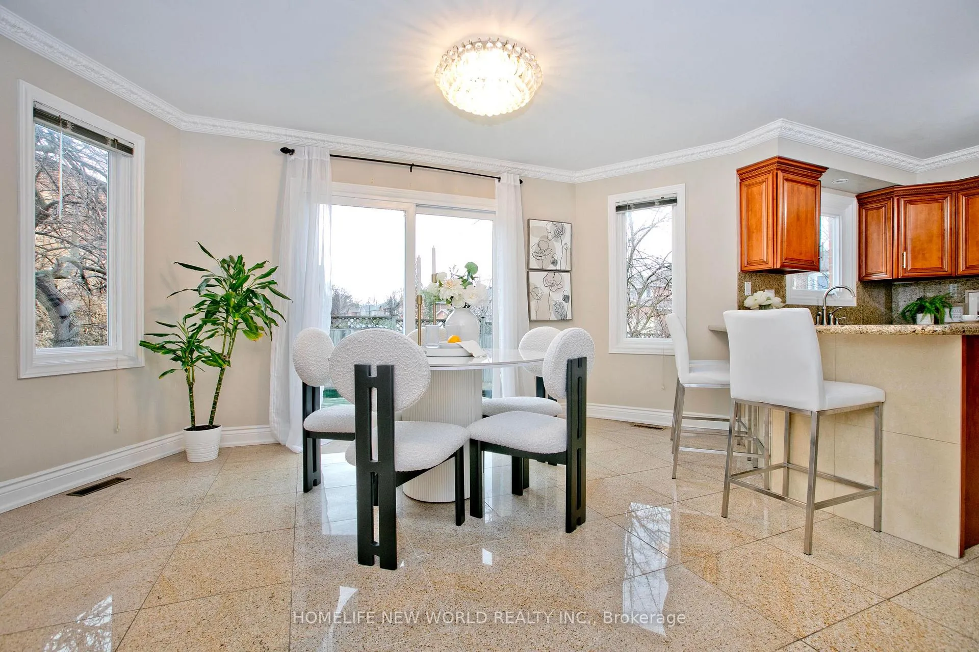 Photo 9 of 61 Nadine Crescent, Markham, Unionville — HOMEH