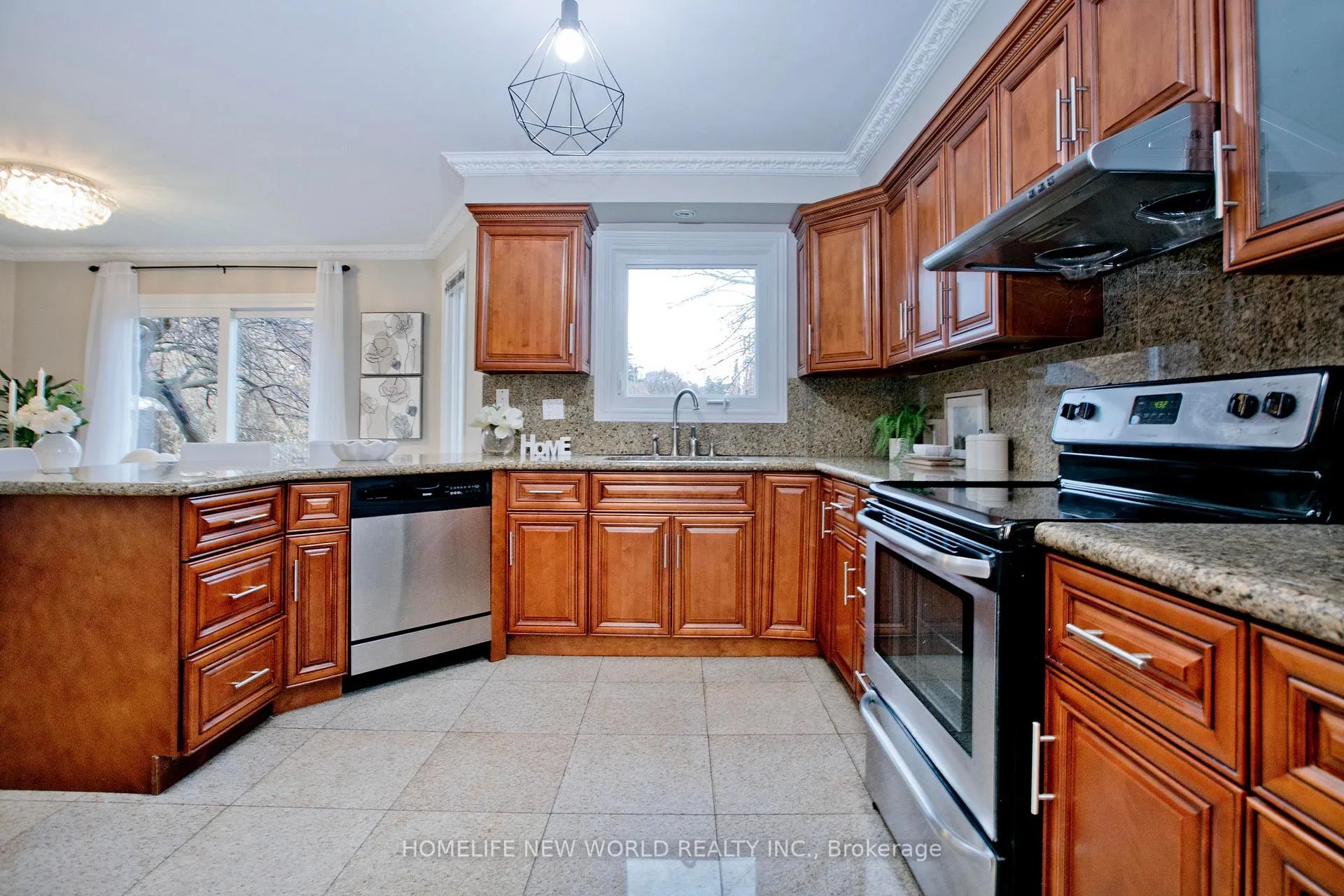 Photo 13 of 61 Nadine Crescent, Markham, Unionville — HOMEH