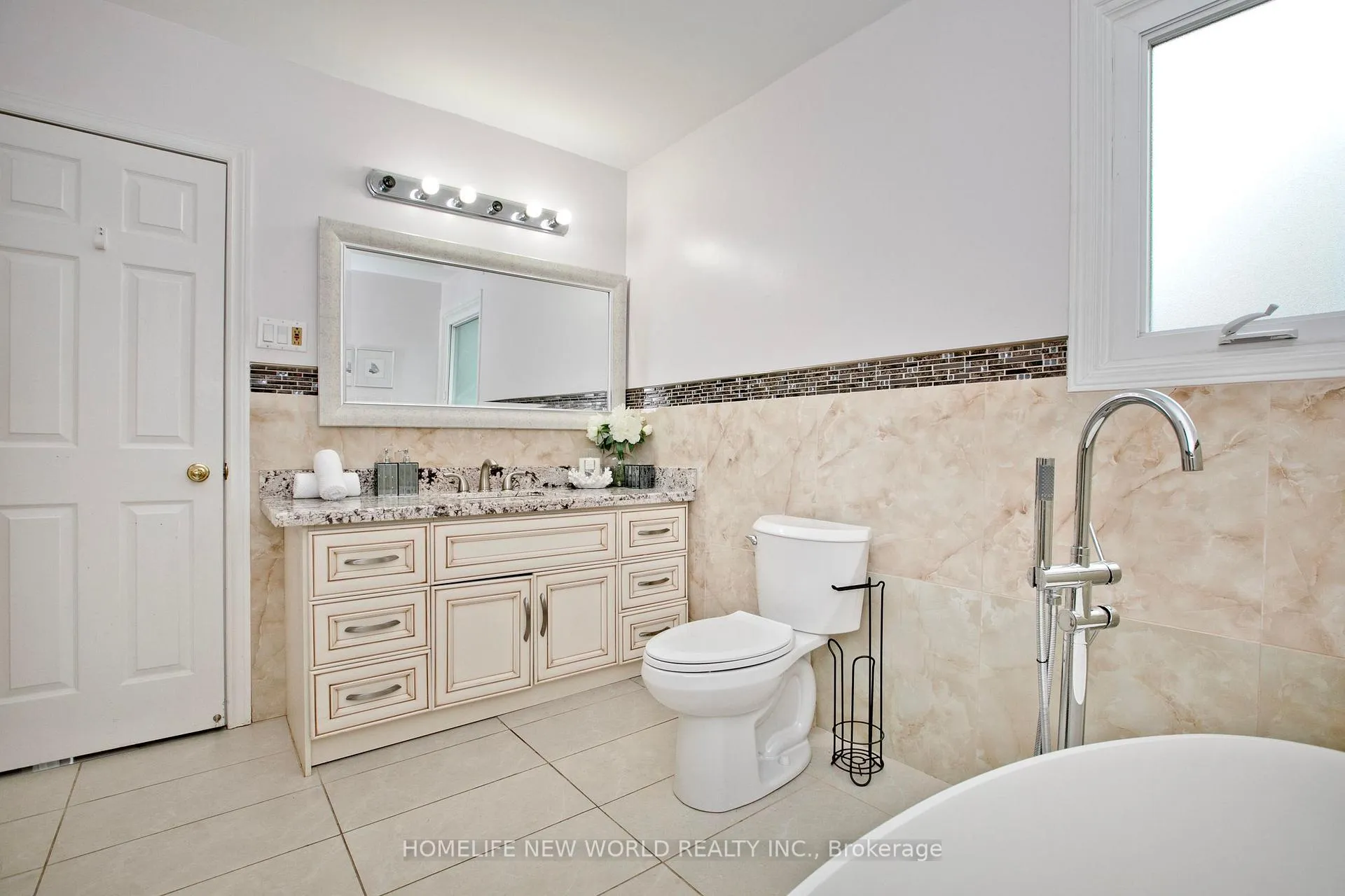 Photo 19 of 61 Nadine Crescent, Markham, Unionville — HOMEH