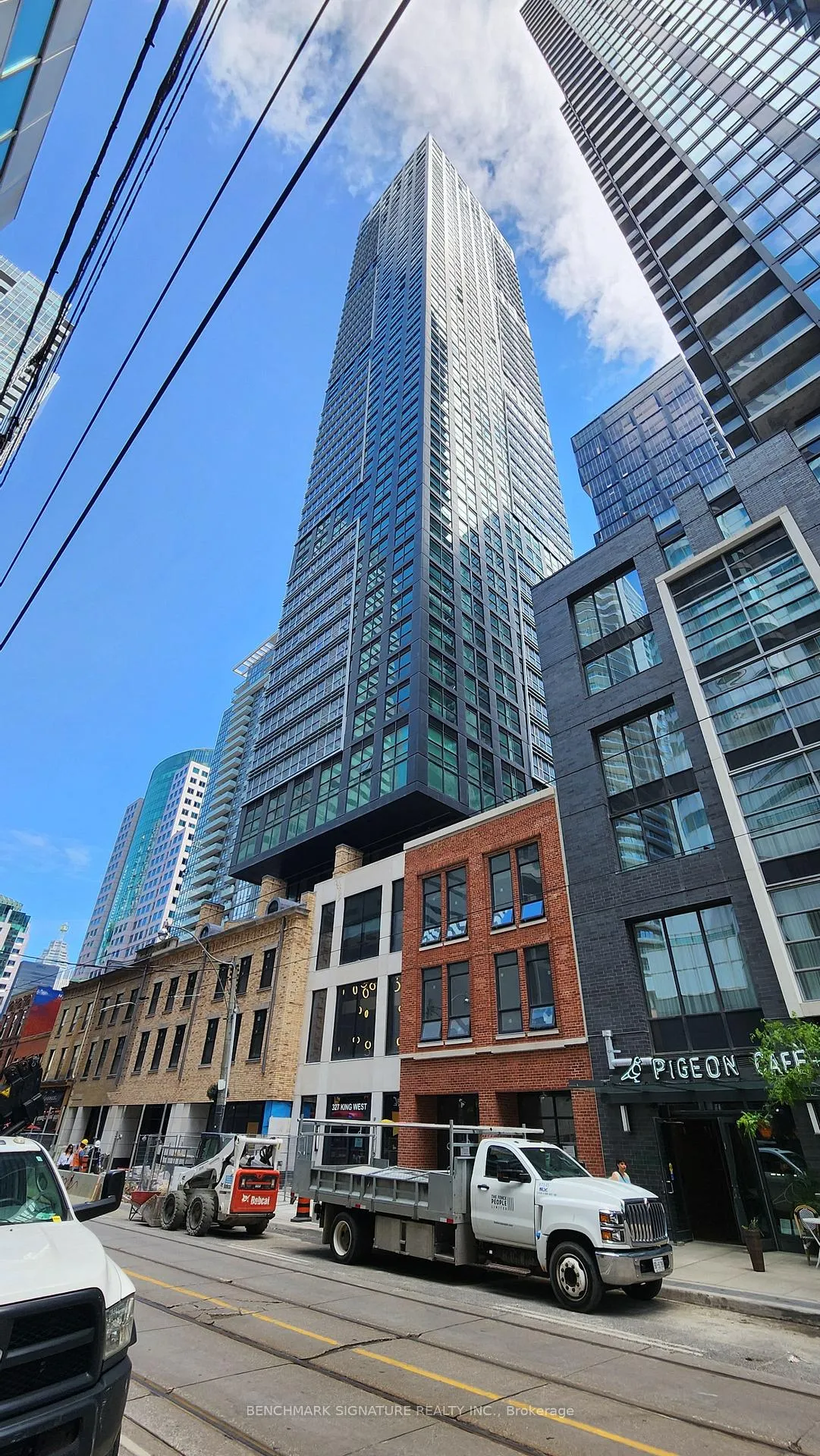 Front of Unit 1506, 327 King Street W