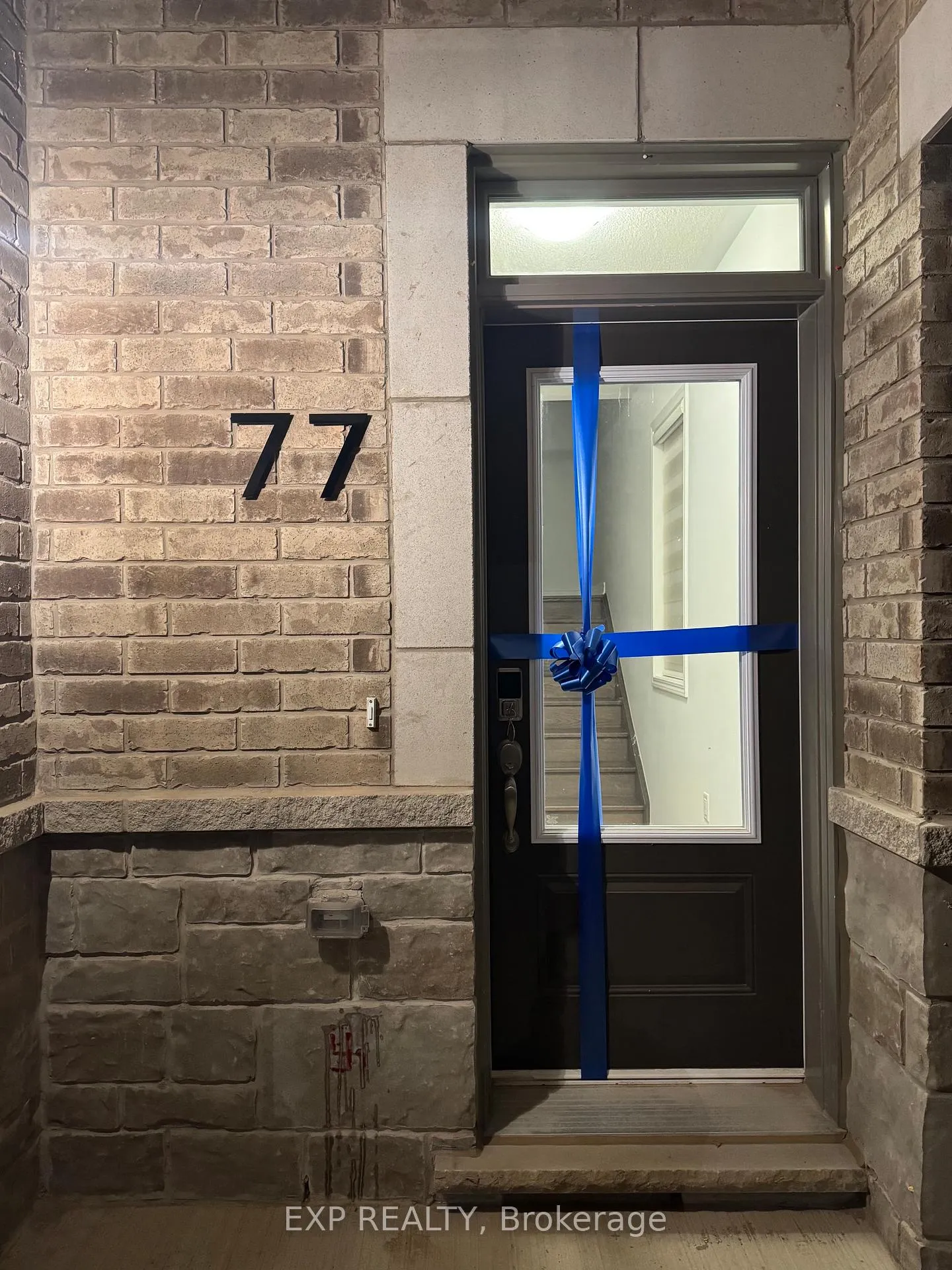 Photo 2 of 77 Vickerman Street, Brampton, Northwest Brampton — HOMEH