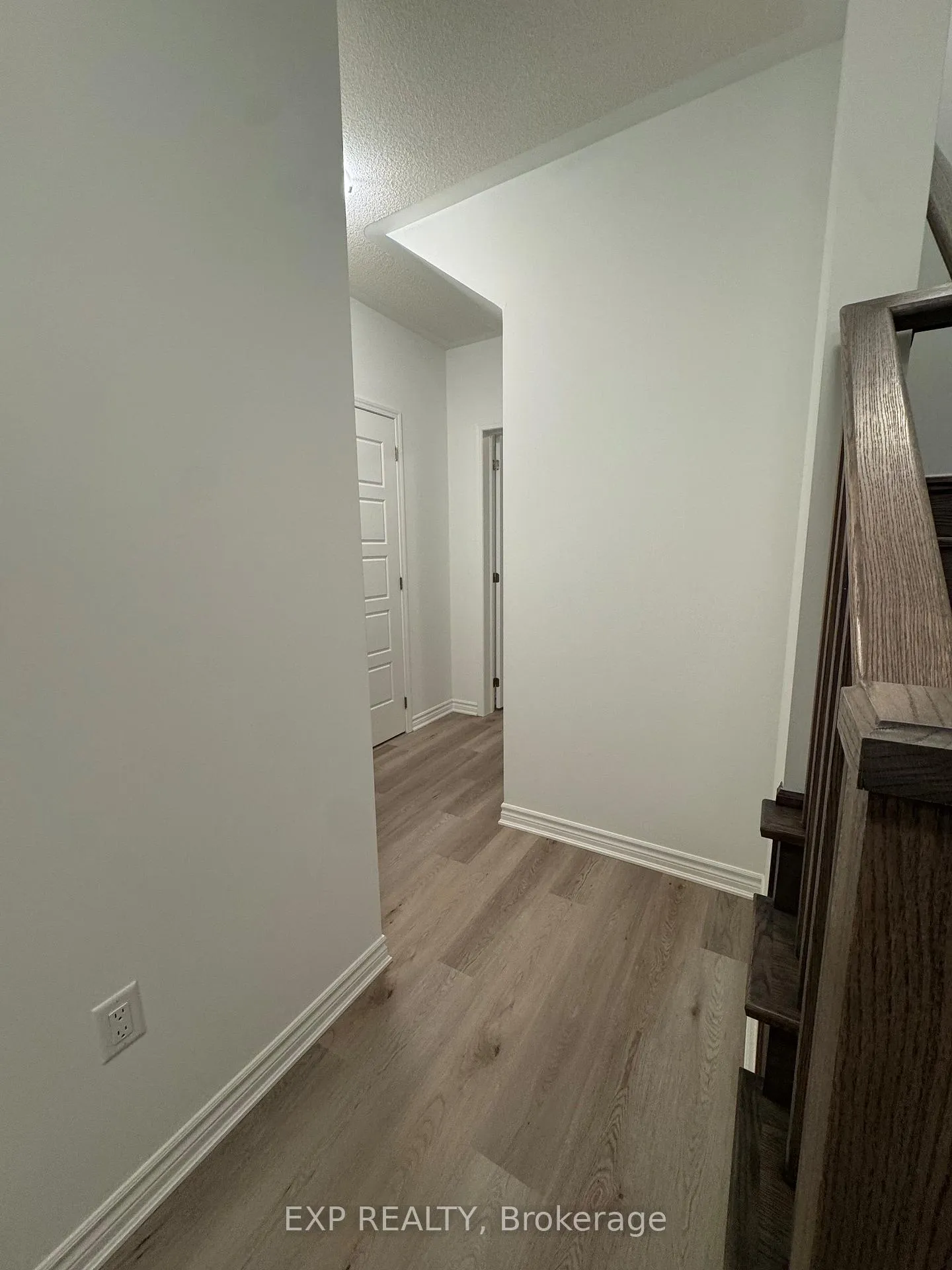 Photo 4 of 77 Vickerman Street, Brampton, Northwest Brampton — HOMEH