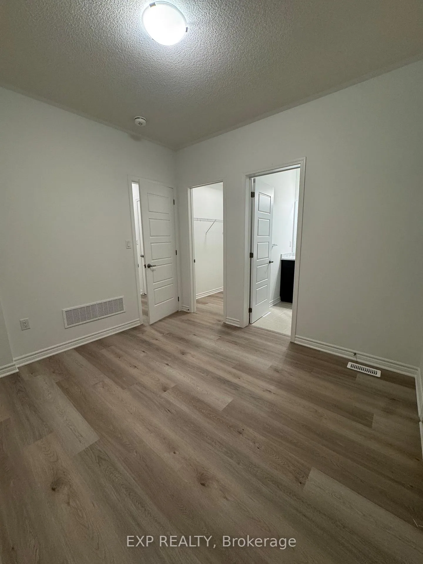 Photo 7 of 77 Vickerman Street, Brampton, Northwest Brampton — HOMEH