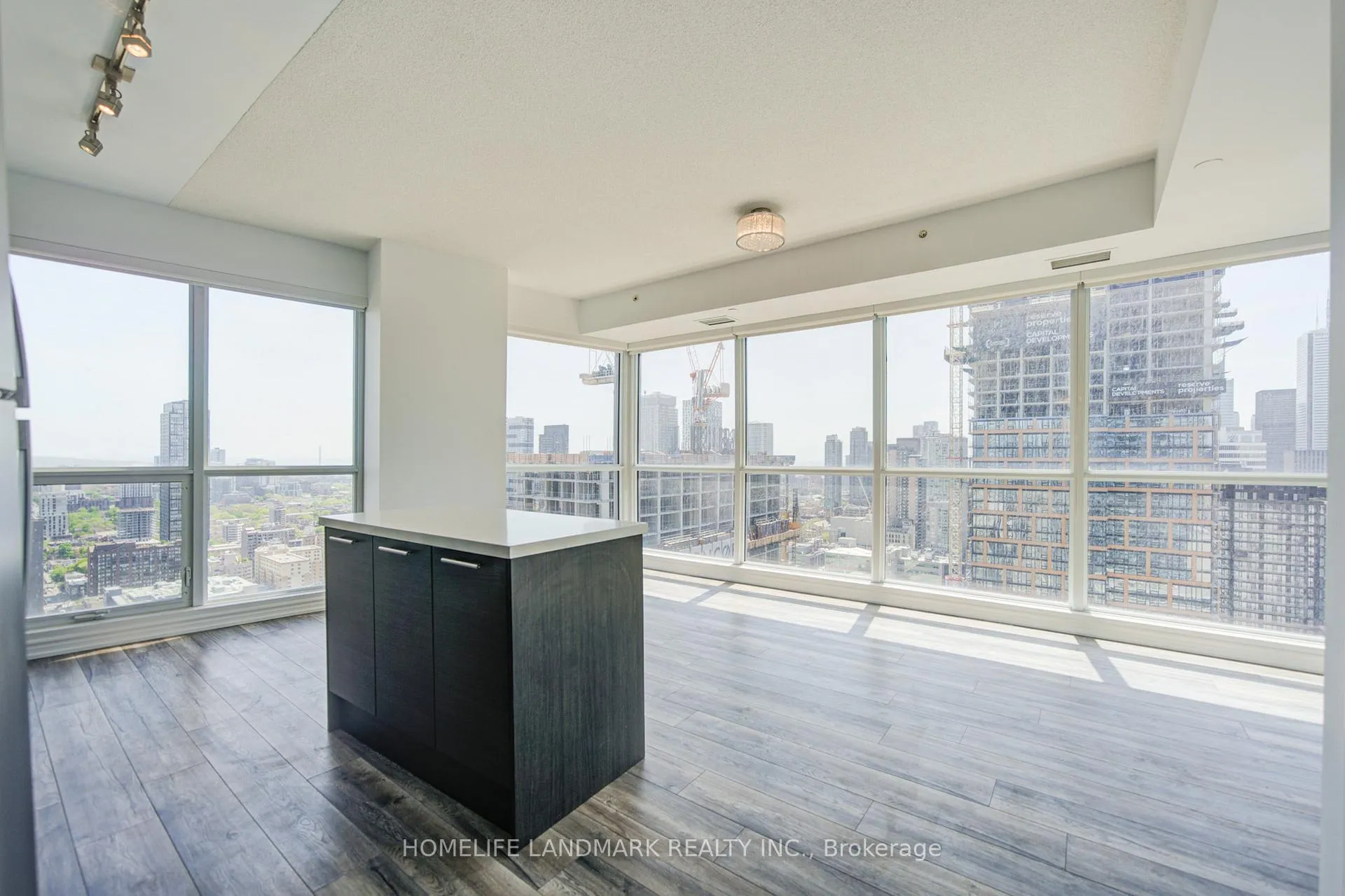Photo 7 of Unit 3307, 386 Yonge Street, Toronto, Bay Street Corridor — HOMEH
