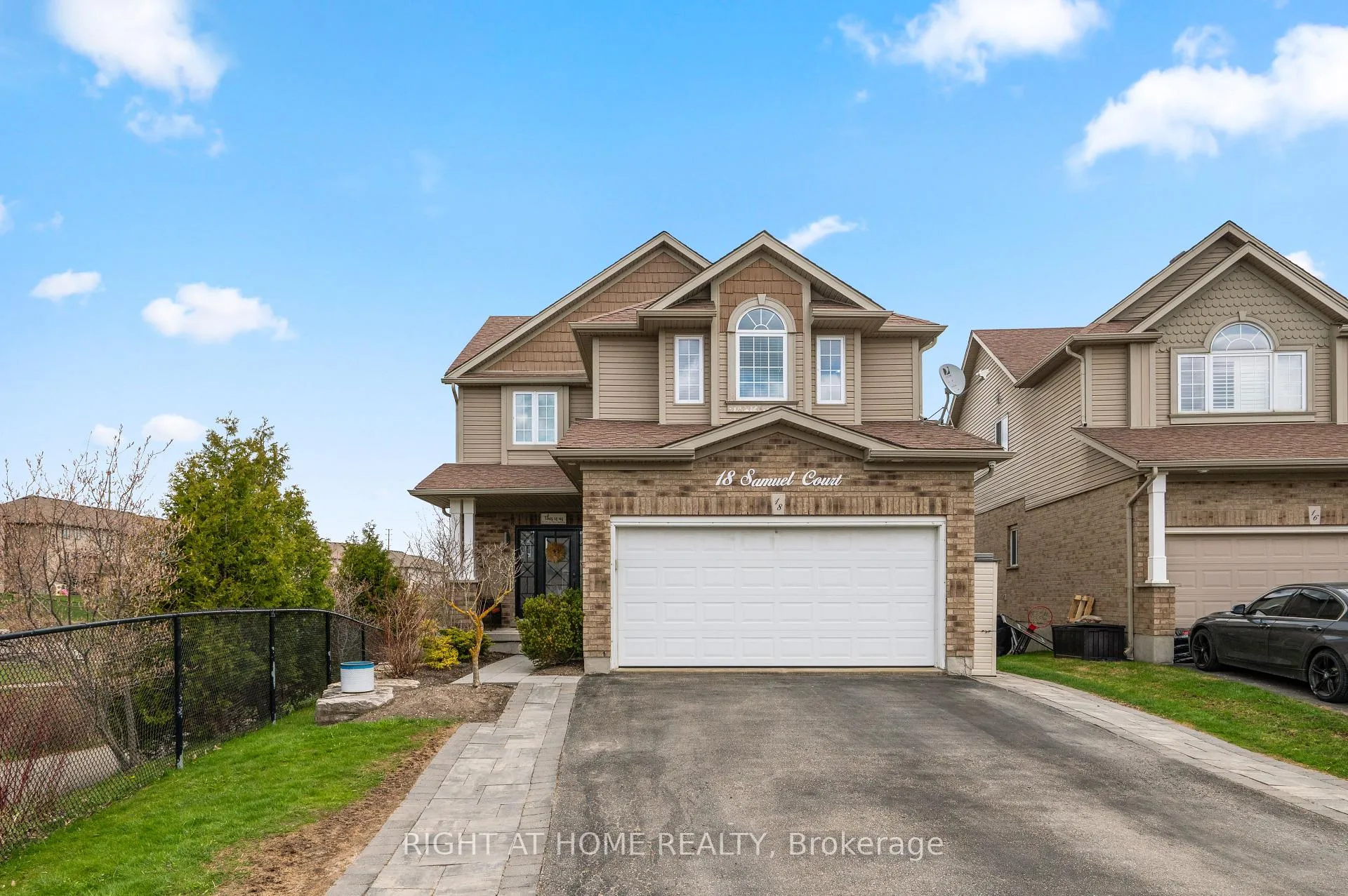 Photo 2 of 18 Samuel Court, Orangeville — HOMEH