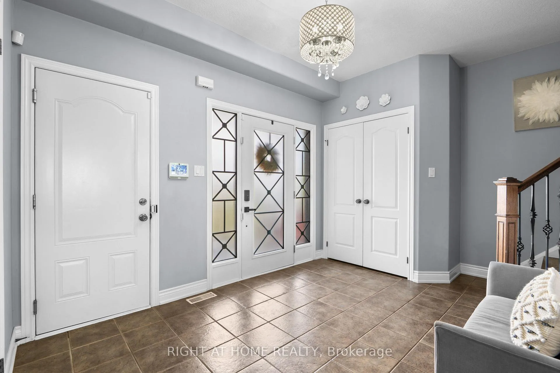 Photo 6 of 18 Samuel Court, Orangeville — HOMEH