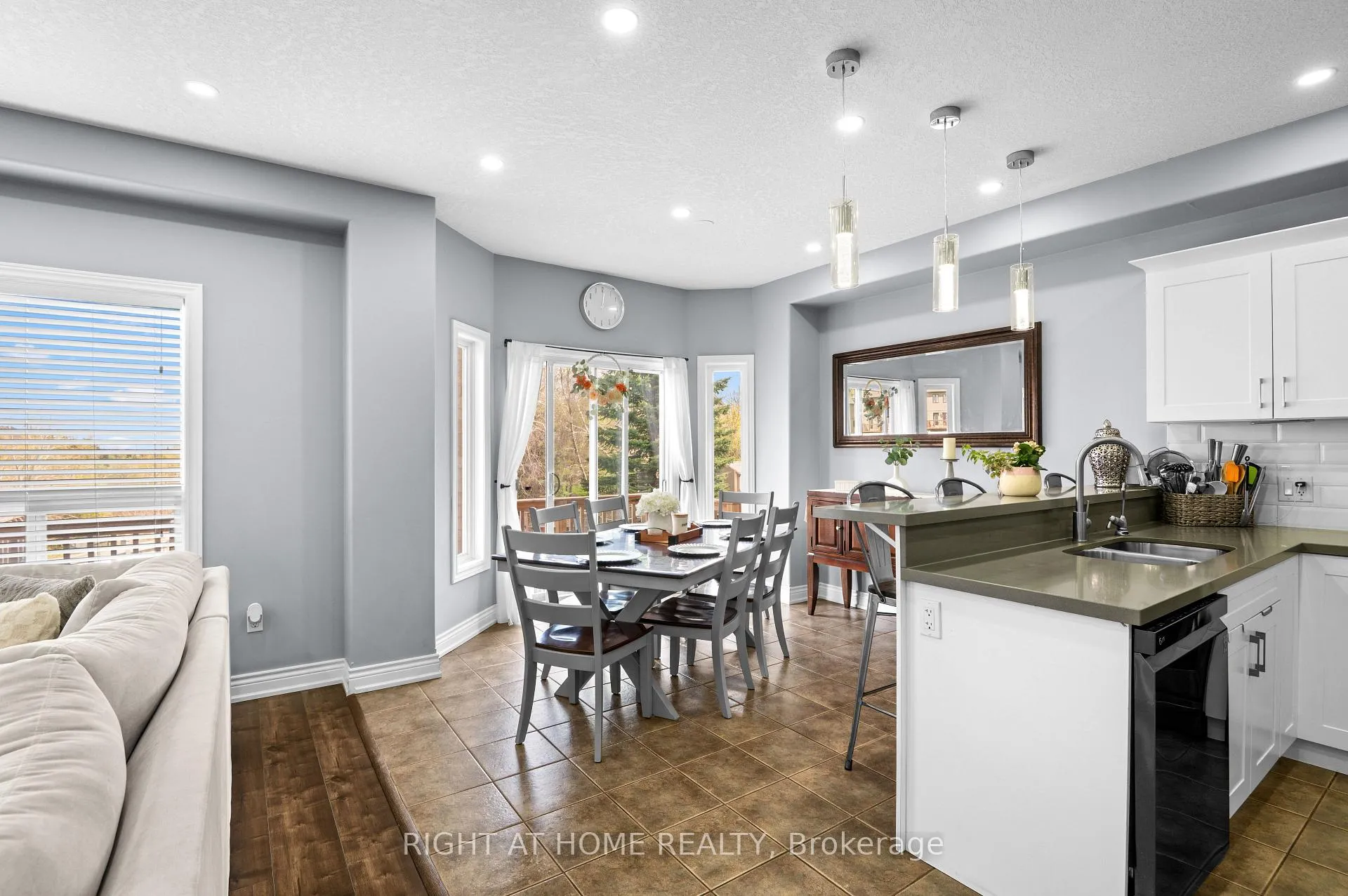 Photo 13 of 18 Samuel Court, Orangeville — HOMEH
