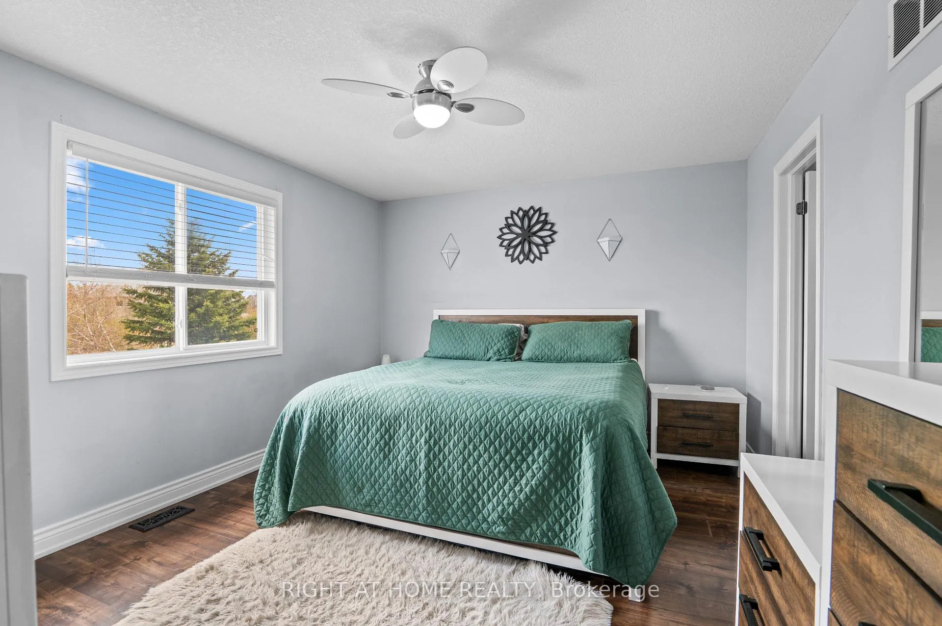 Photo 20 of 18 Samuel Court, Orangeville — HOMEH