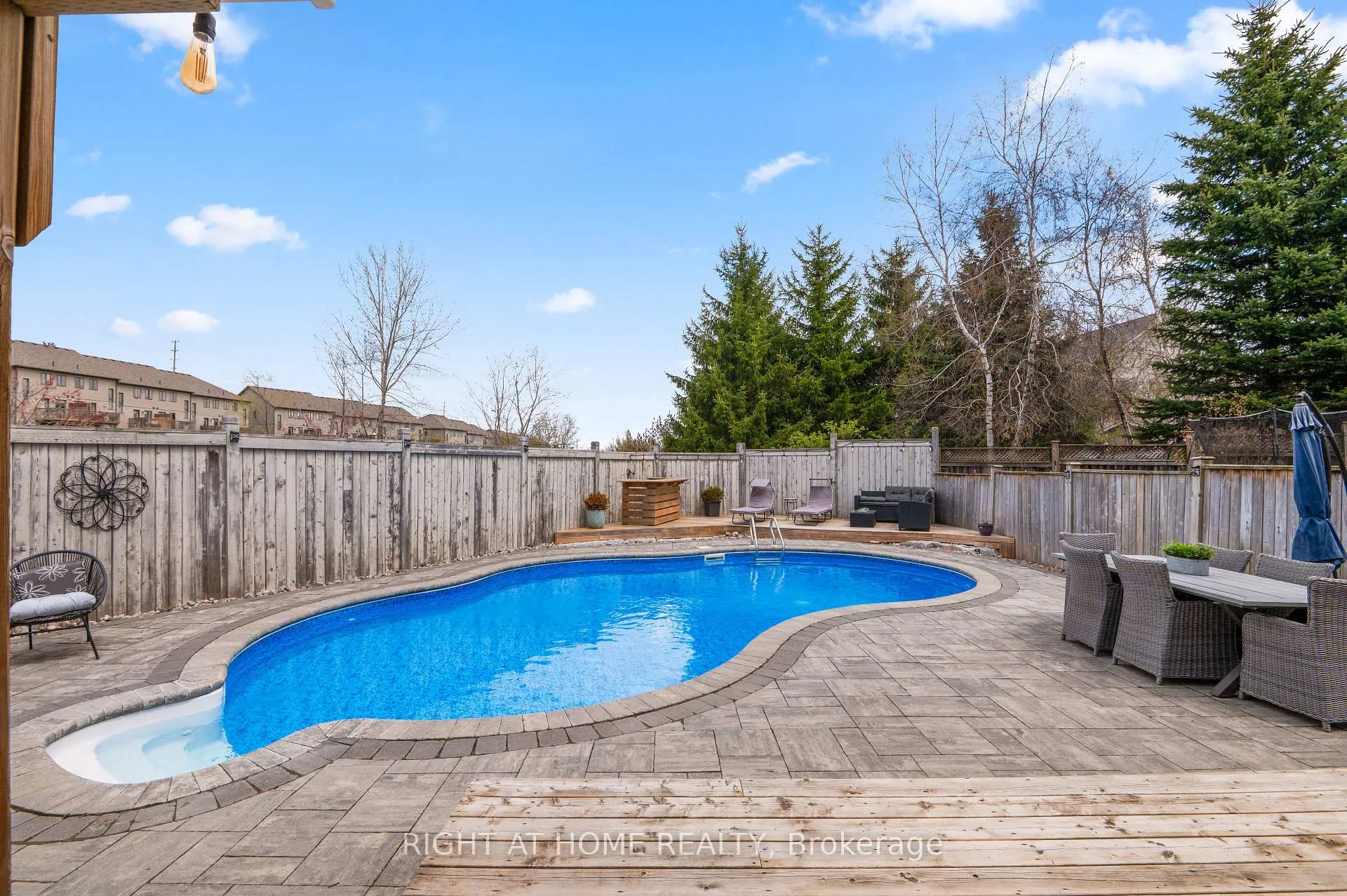 Photo 28 of 18 Samuel Court, Orangeville — HOMEH