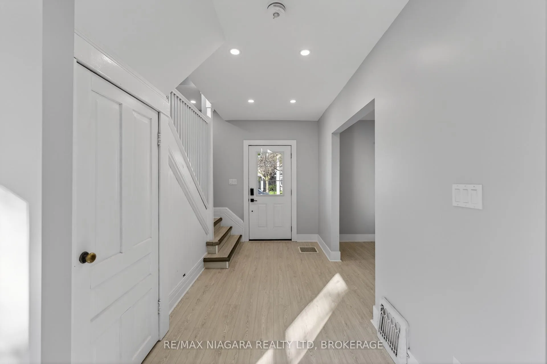 Photo 5 of 173 Lake Street, St. Catharines, Downtown — HOMEH