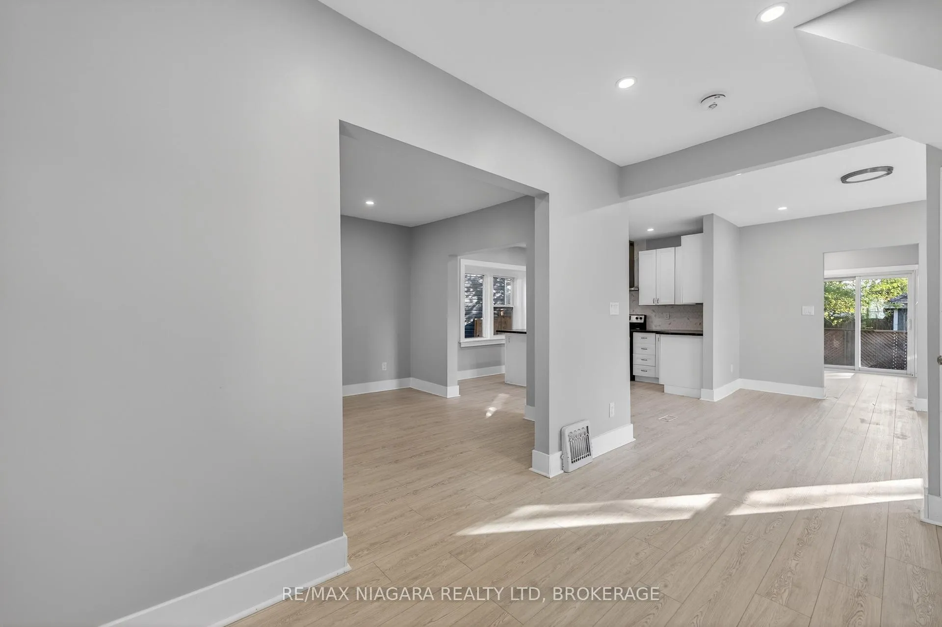 Photo 9 of 173 Lake Street, St. Catharines, Downtown — HOMEH