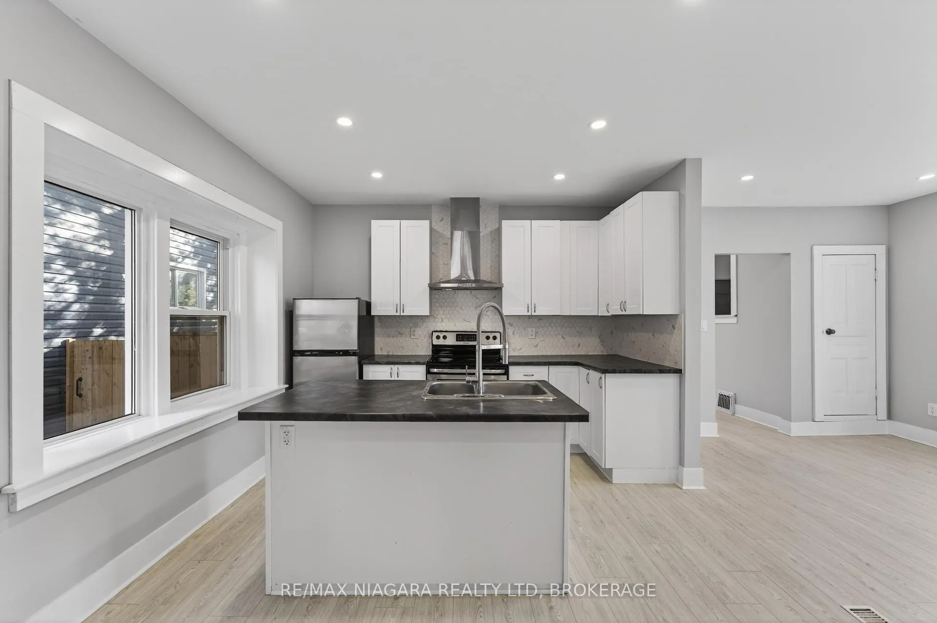 Photo 15 of 173 Lake Street, St. Catharines, Downtown — HOMEH
