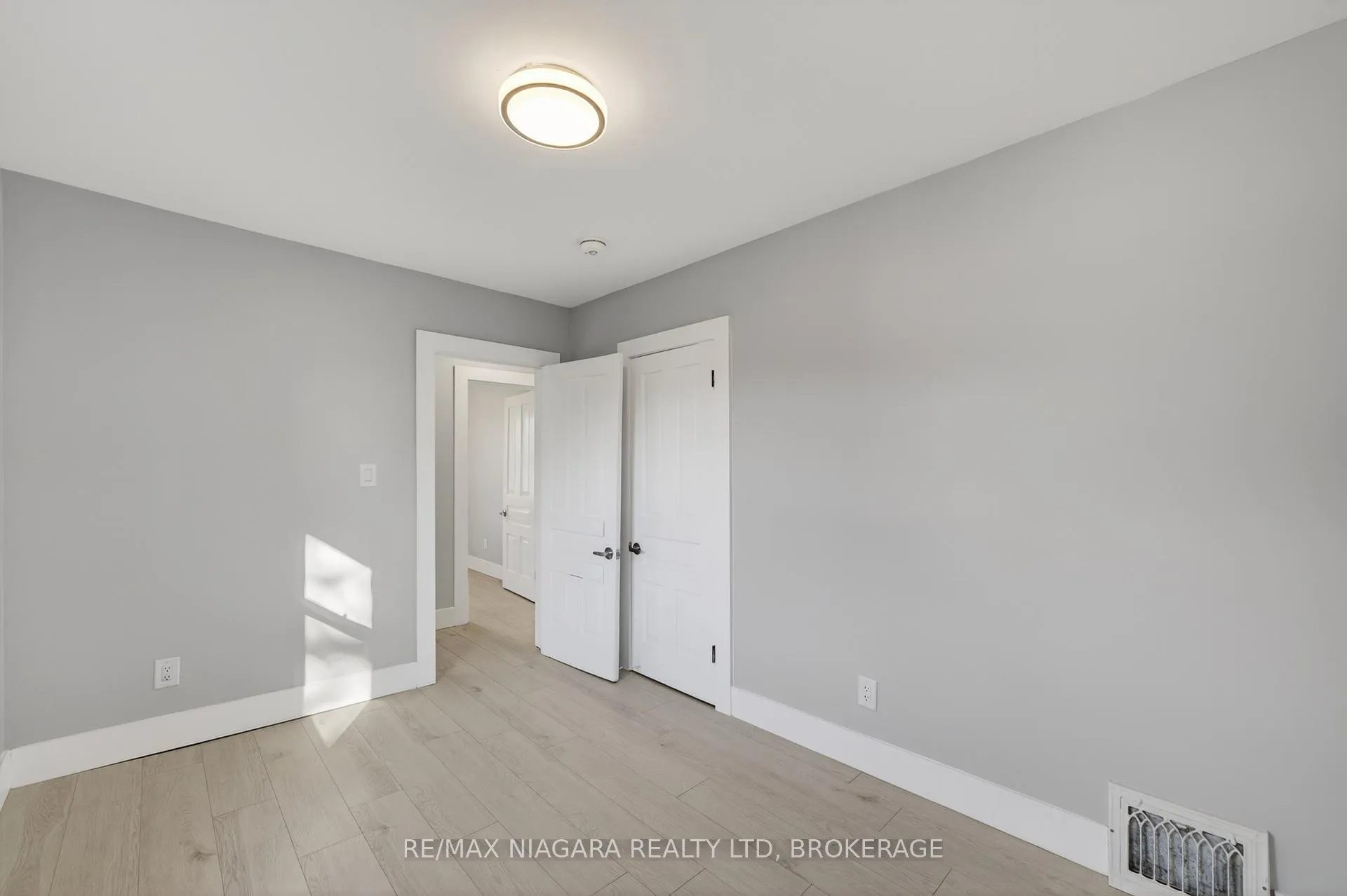 Photo 23 of 173 Lake Street, St. Catharines, Downtown — HOMEH