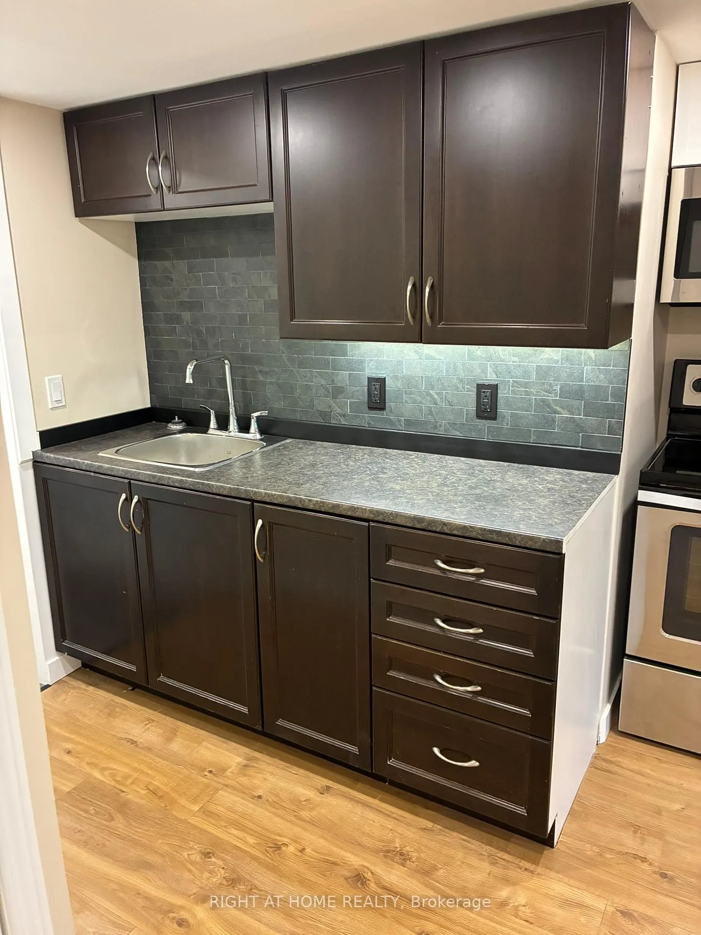 Photo 4 of Unit Unit 2, 9 Quail Crescent, Barrie, Ardagh — HOMEH