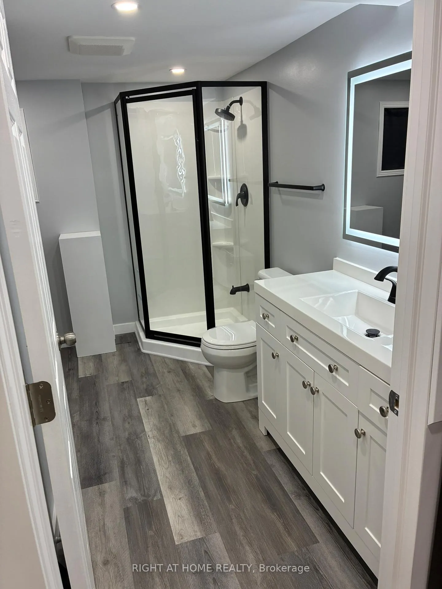 Photo 7 of Unit Unit 2, 9 Quail Crescent, Barrie, Ardagh — HOMEH