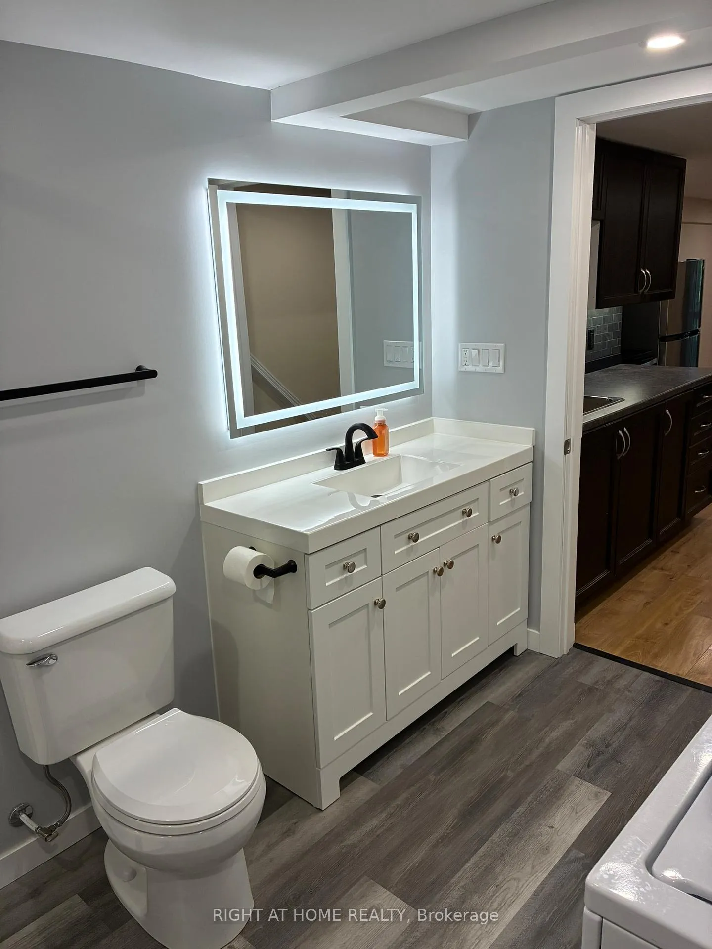 Photo 8 of Unit Unit 2, 9 Quail Crescent, Barrie, Ardagh — HOMEH