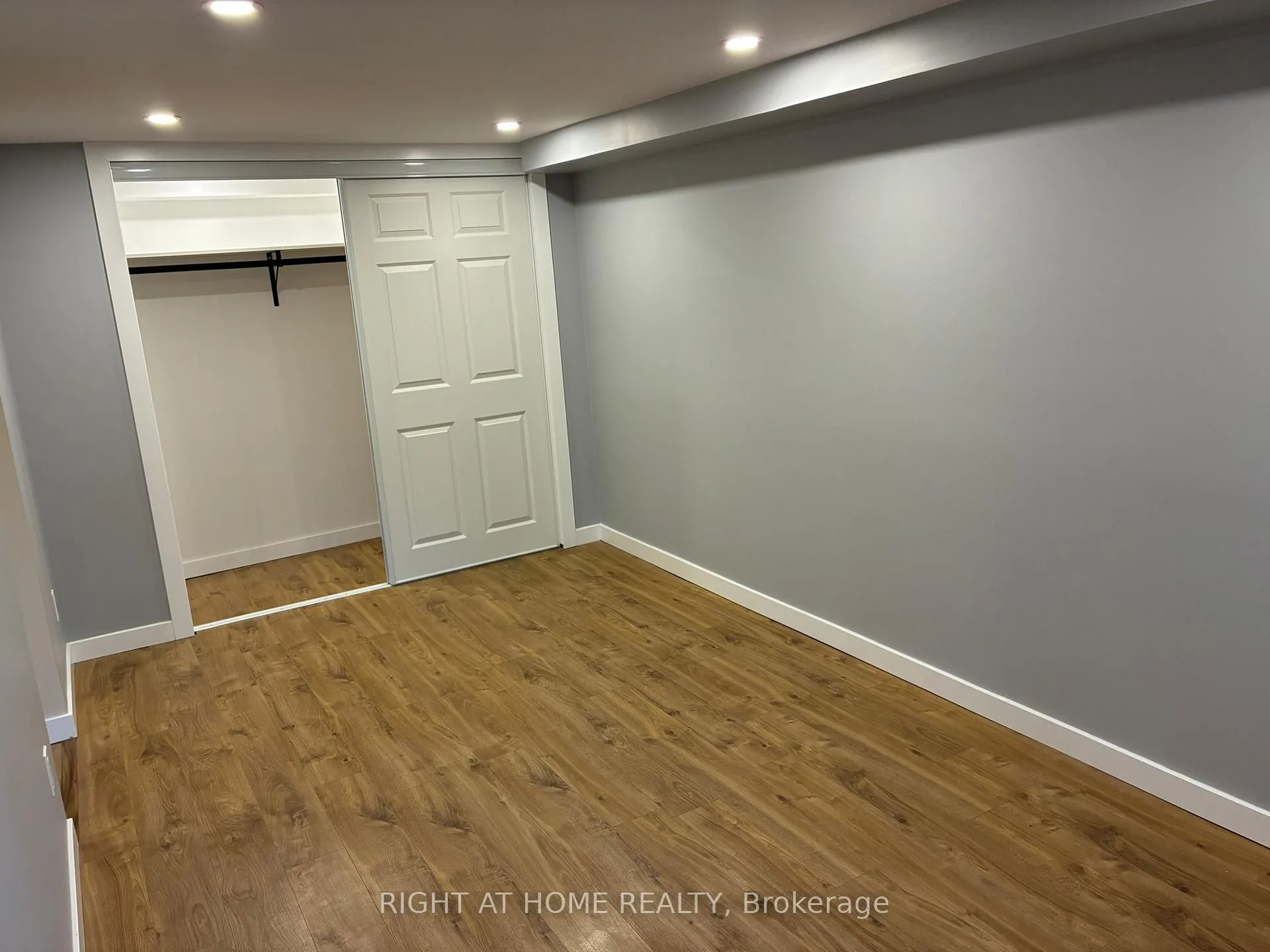 Photo 12 of Unit Unit 2, 9 Quail Crescent, Barrie, Ardagh — HOMEH