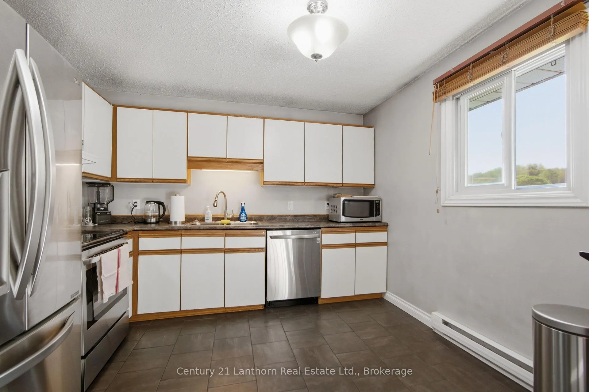 Photo 10 of 33 Van Alstine Drive, Quinte West, Trenton Ward — HOMEH