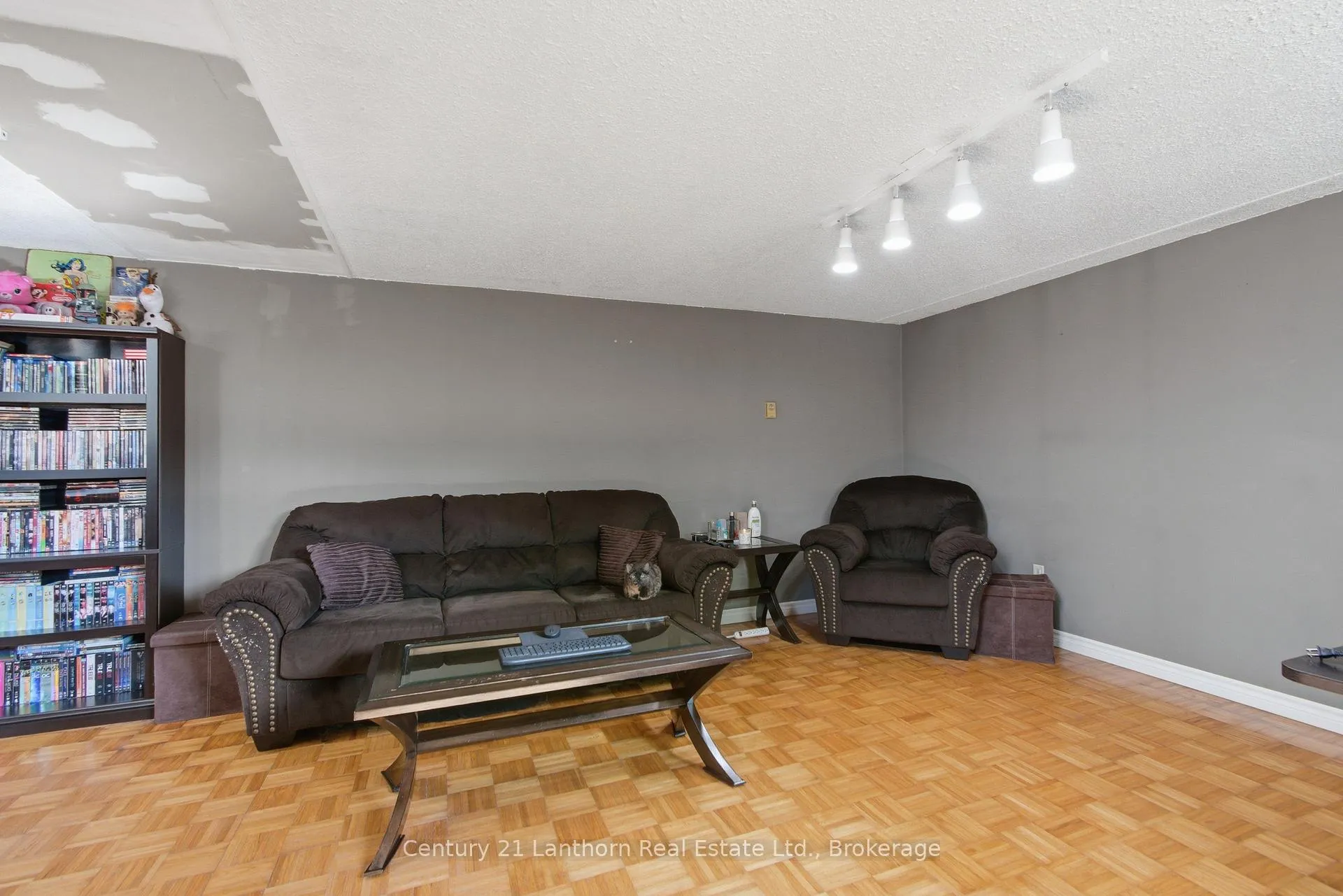 Photo 21 of 33 Van Alstine Drive, Quinte West, Trenton Ward — HOMEH