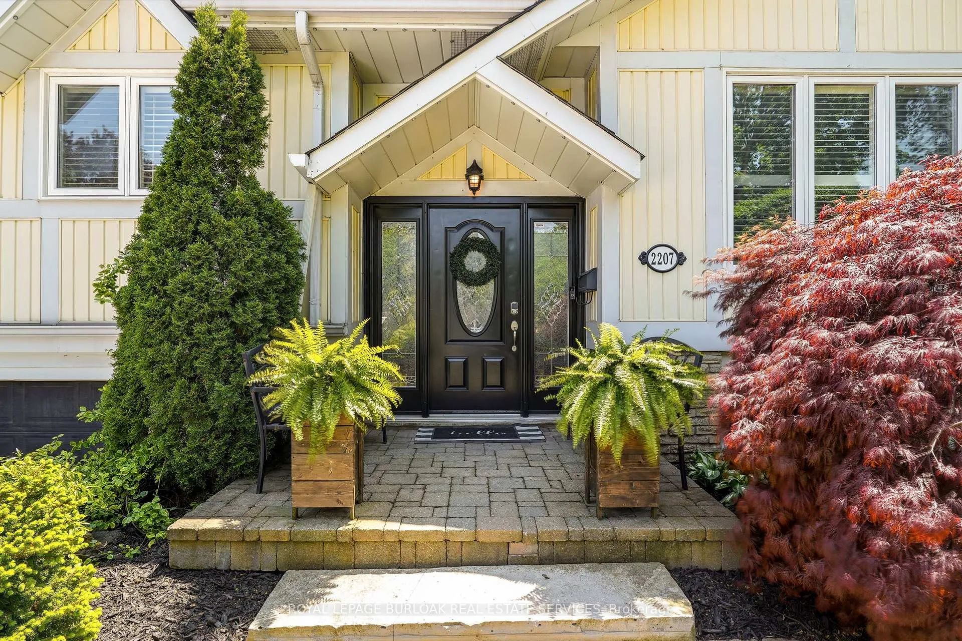 Photo 4 of 2207 Jester Court, Burlington, Mountainside — HOMEH