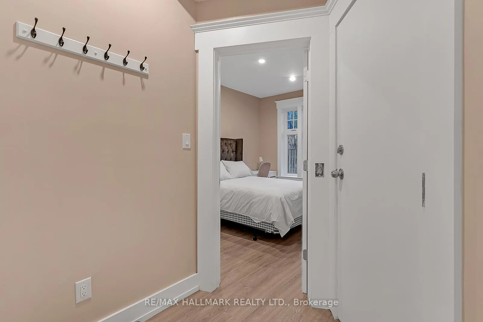 Photo 3 of Unit 1, 216 Seaton Street, Toronto, Moss Park — HOMEH
