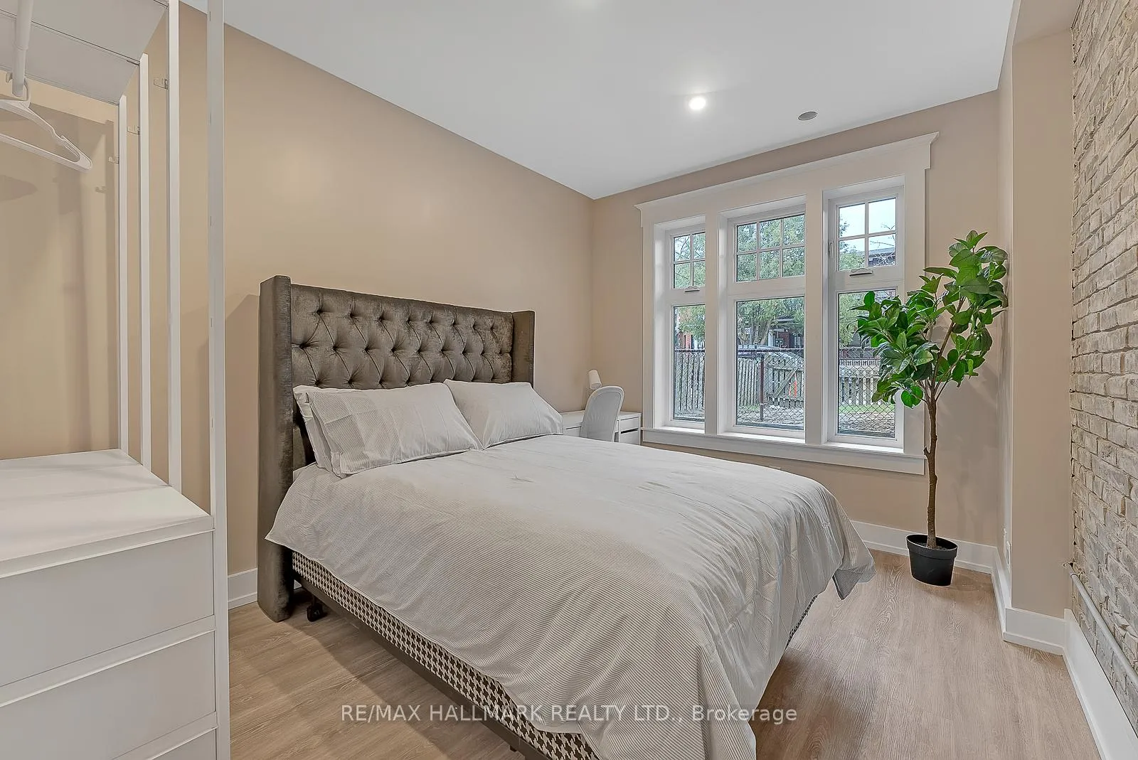 Photo 4 of Unit 1, 216 Seaton Street, Toronto, Moss Park — HOMEH