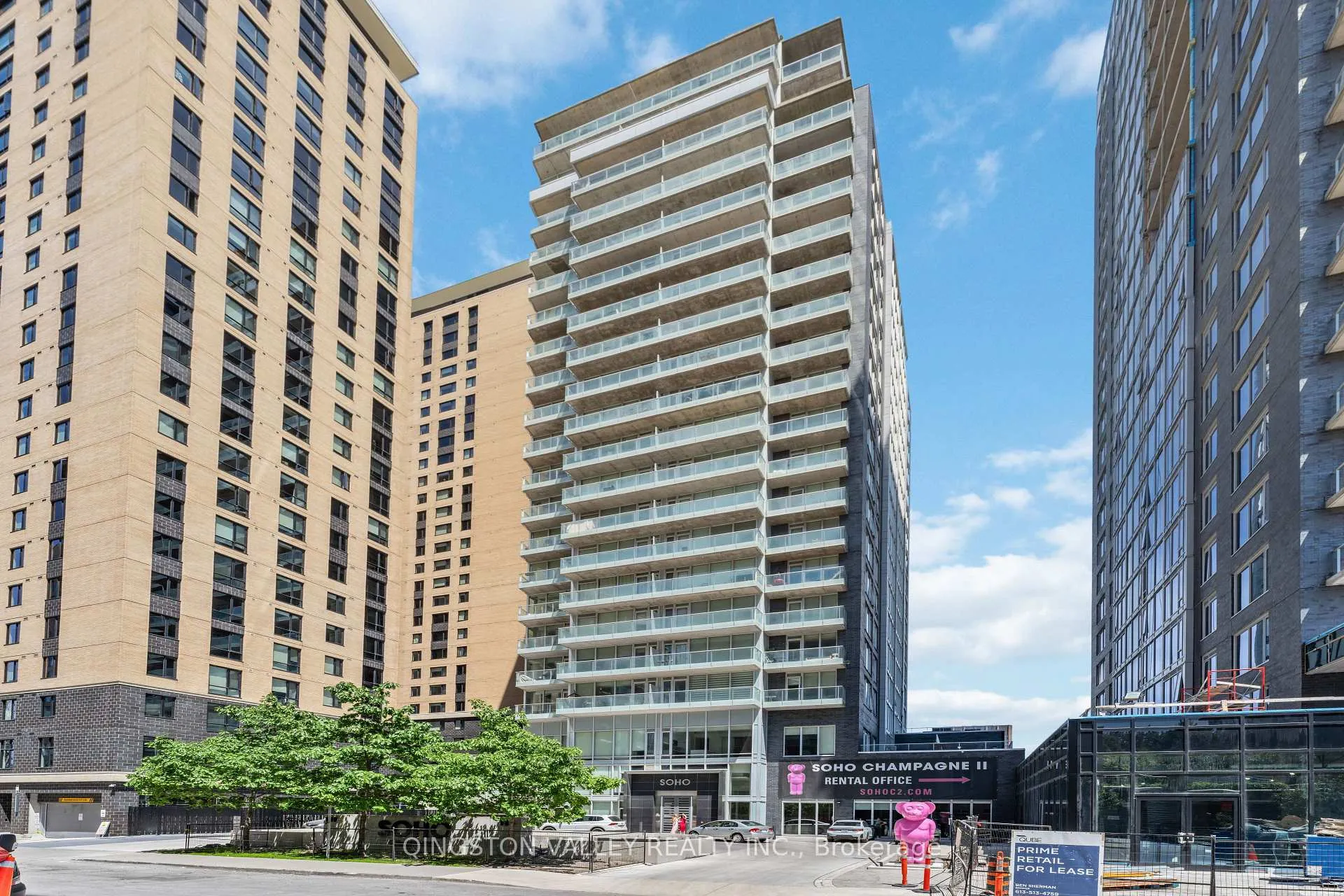 Front of Unit 1411, 111 Champagne Avenue S