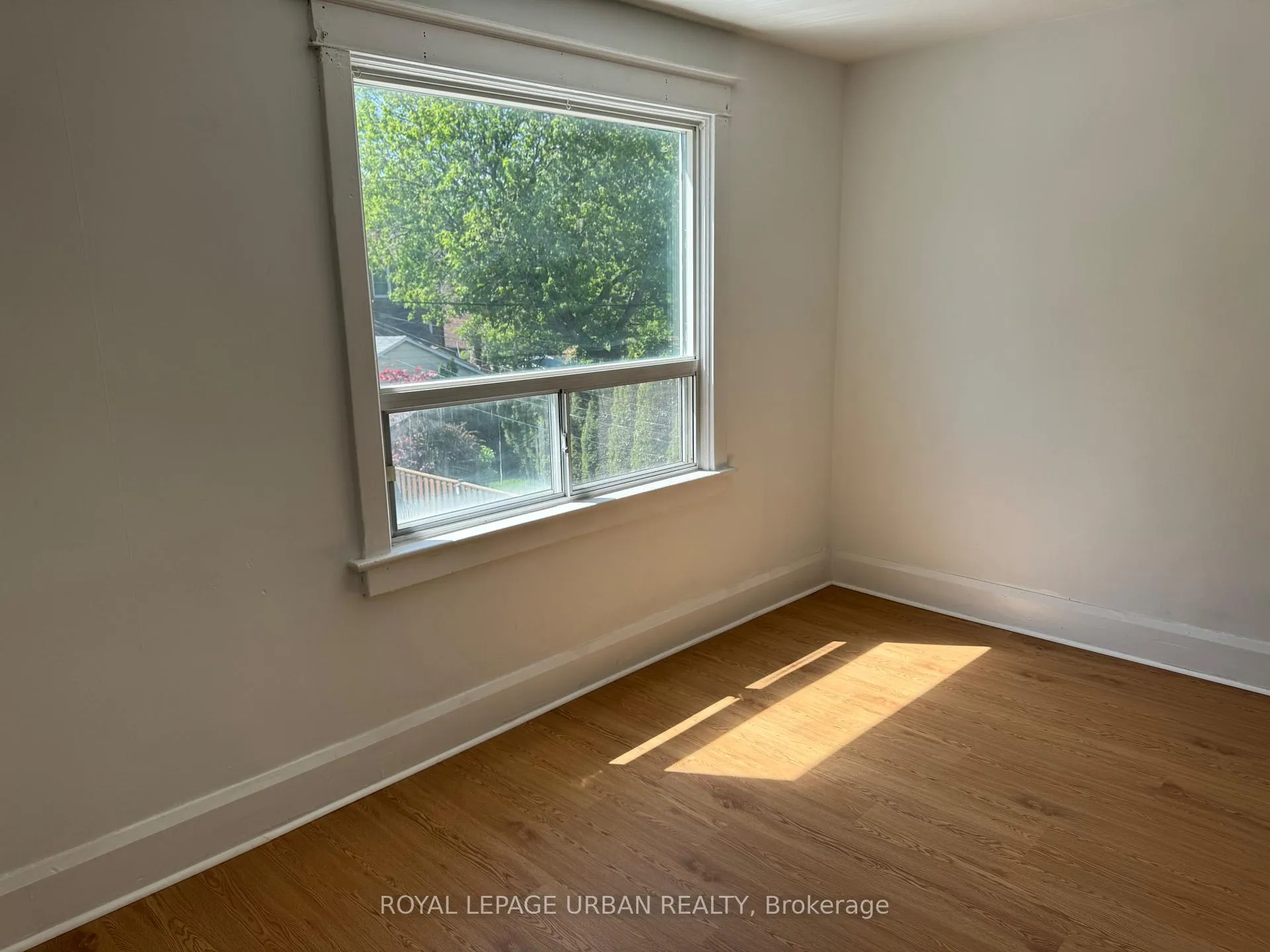 Photo 9 of Unit Upper, 405 Milverton Boulevard, Toronto, Danforth — HOMEH