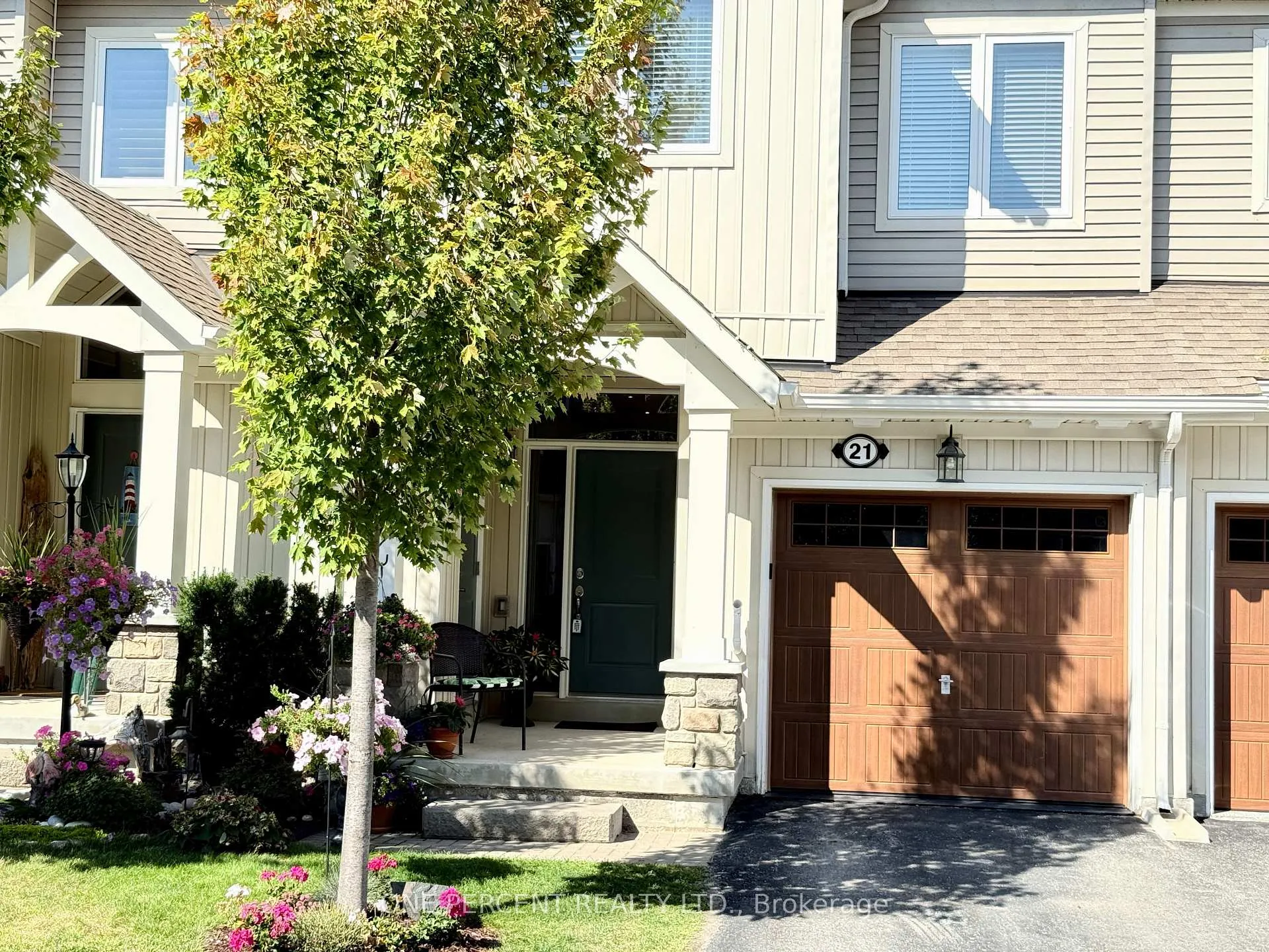 Photo 2 of 21 Lett Avenue, Collingwood — HOMEH