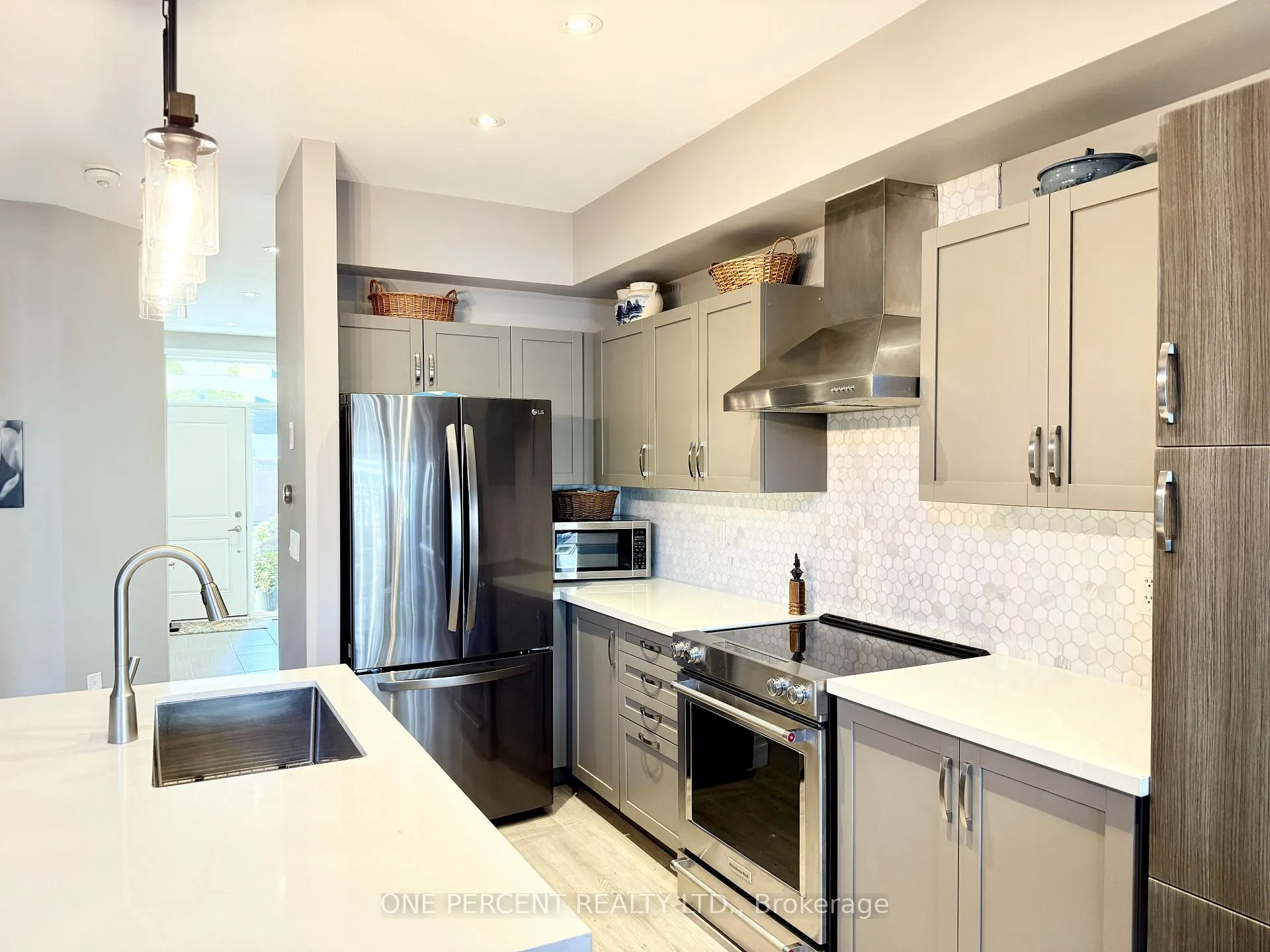 Photo 4 of 21 Lett Avenue, Collingwood — HOMEH