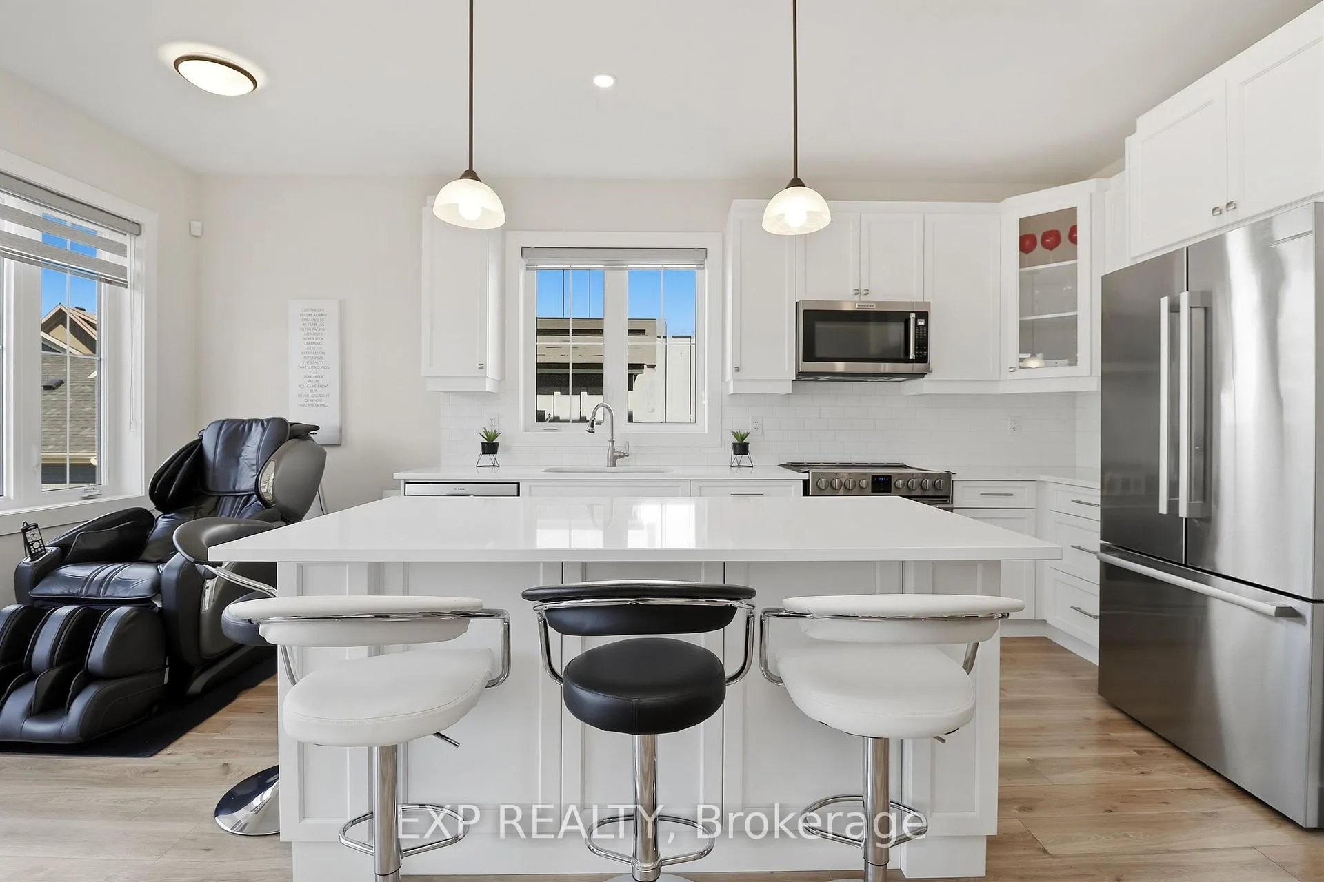 Photo 23 of 142 Sycamore Street, Blue Mountains — HOMEH