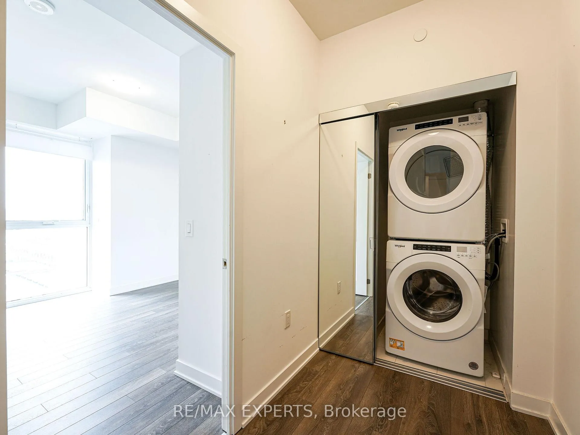 Photo 5 of Unit 929, 100 Eagle Rock Way, Vaughan, Rural Vaughan — HOMEH