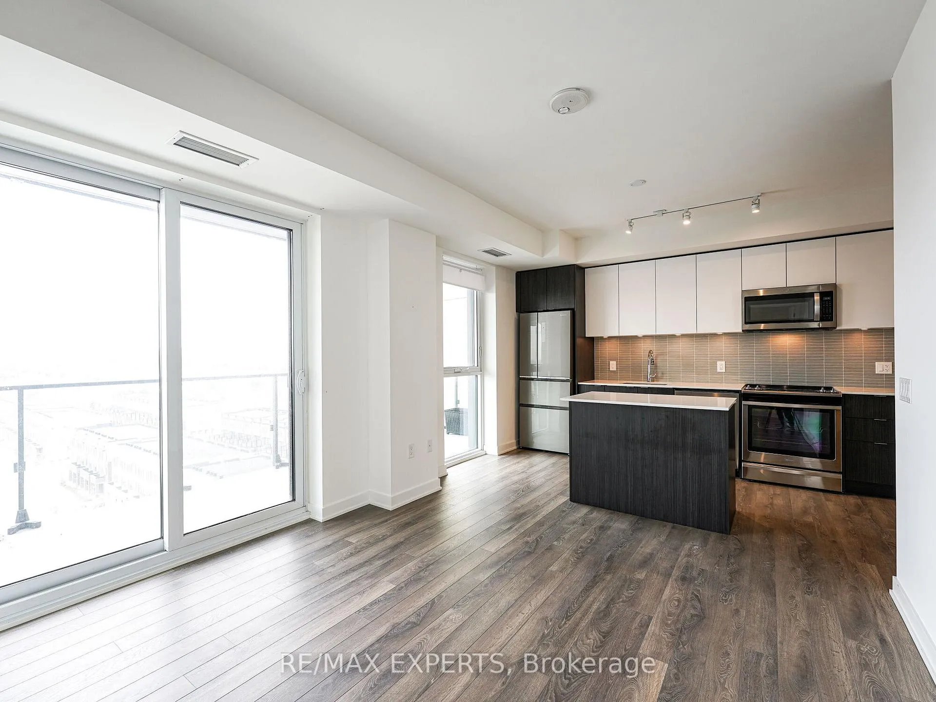 Photo 10 of Unit 929, 100 Eagle Rock Way, Vaughan, Rural Vaughan — HOMEH