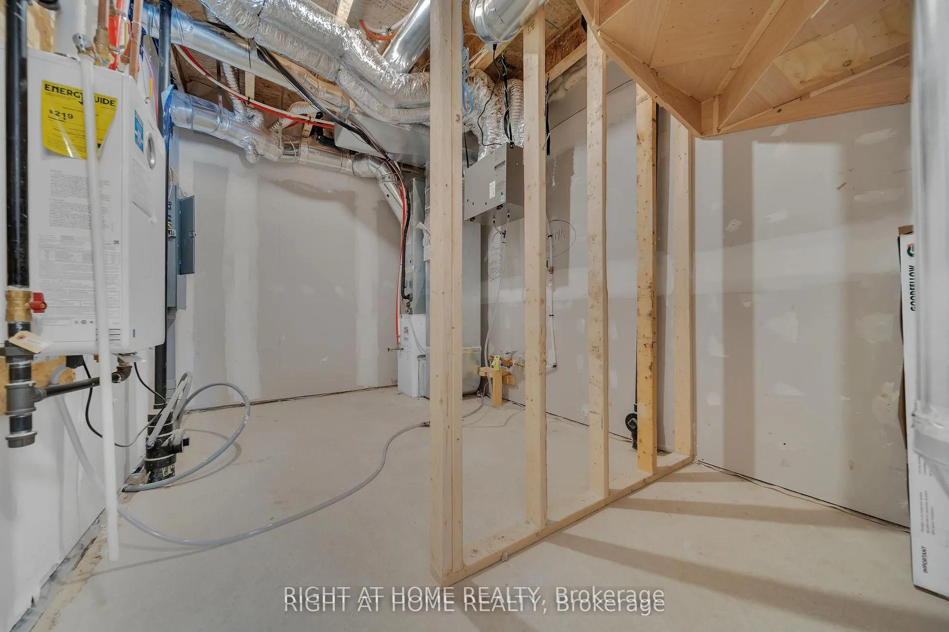 Photo 6 of Unit 56, 1317 Leriche Way, Milton, Bowes — HOMEH